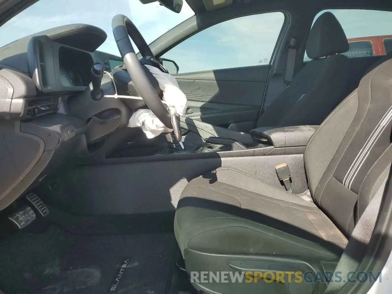 7 Photograph of a damaged car KMHLM4DG8SU917579 HYUNDAI ELANTRA 2025