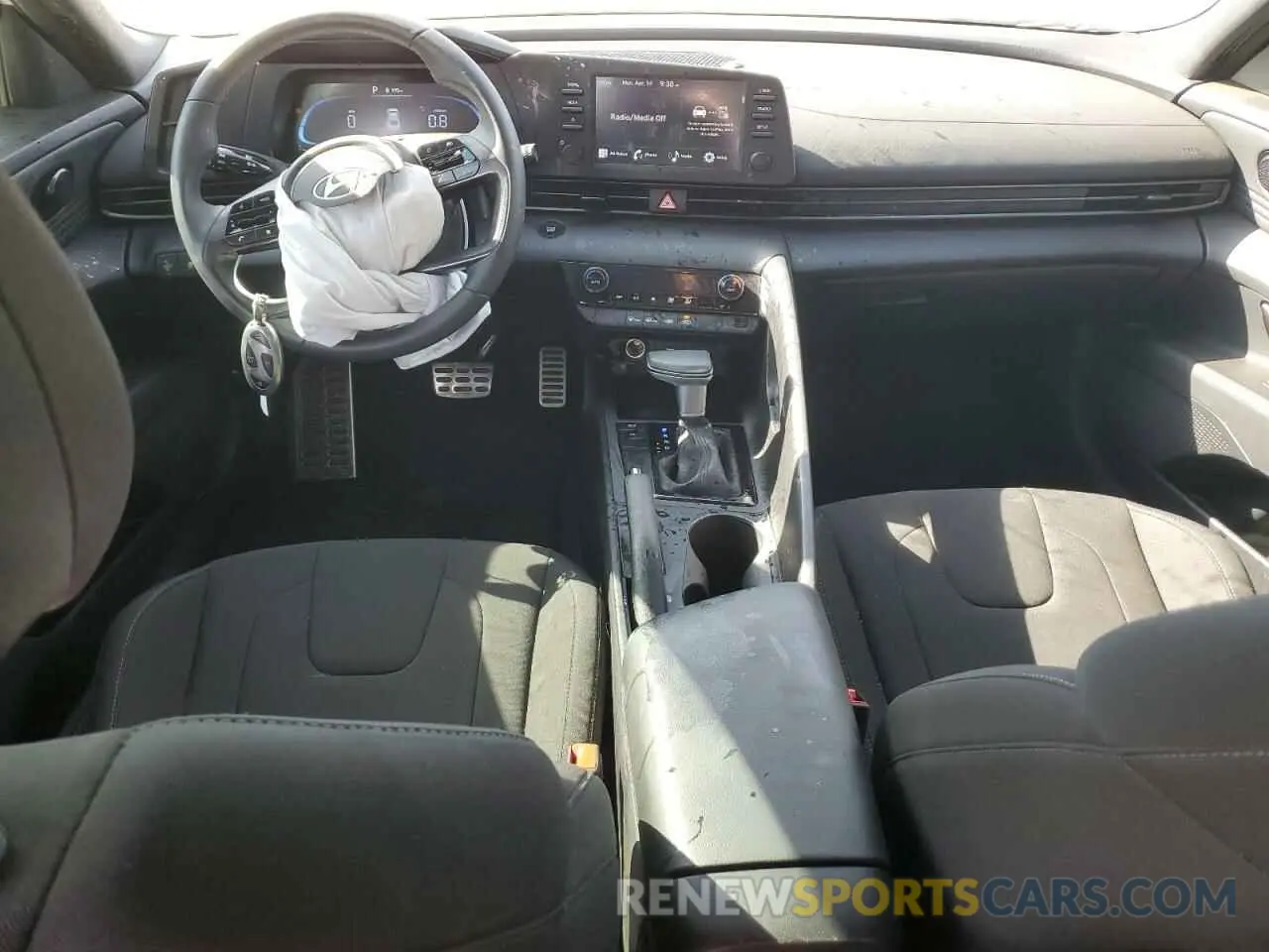 8 Photograph of a damaged car KMHLM4DG8SU917579 HYUNDAI ELANTRA 2025