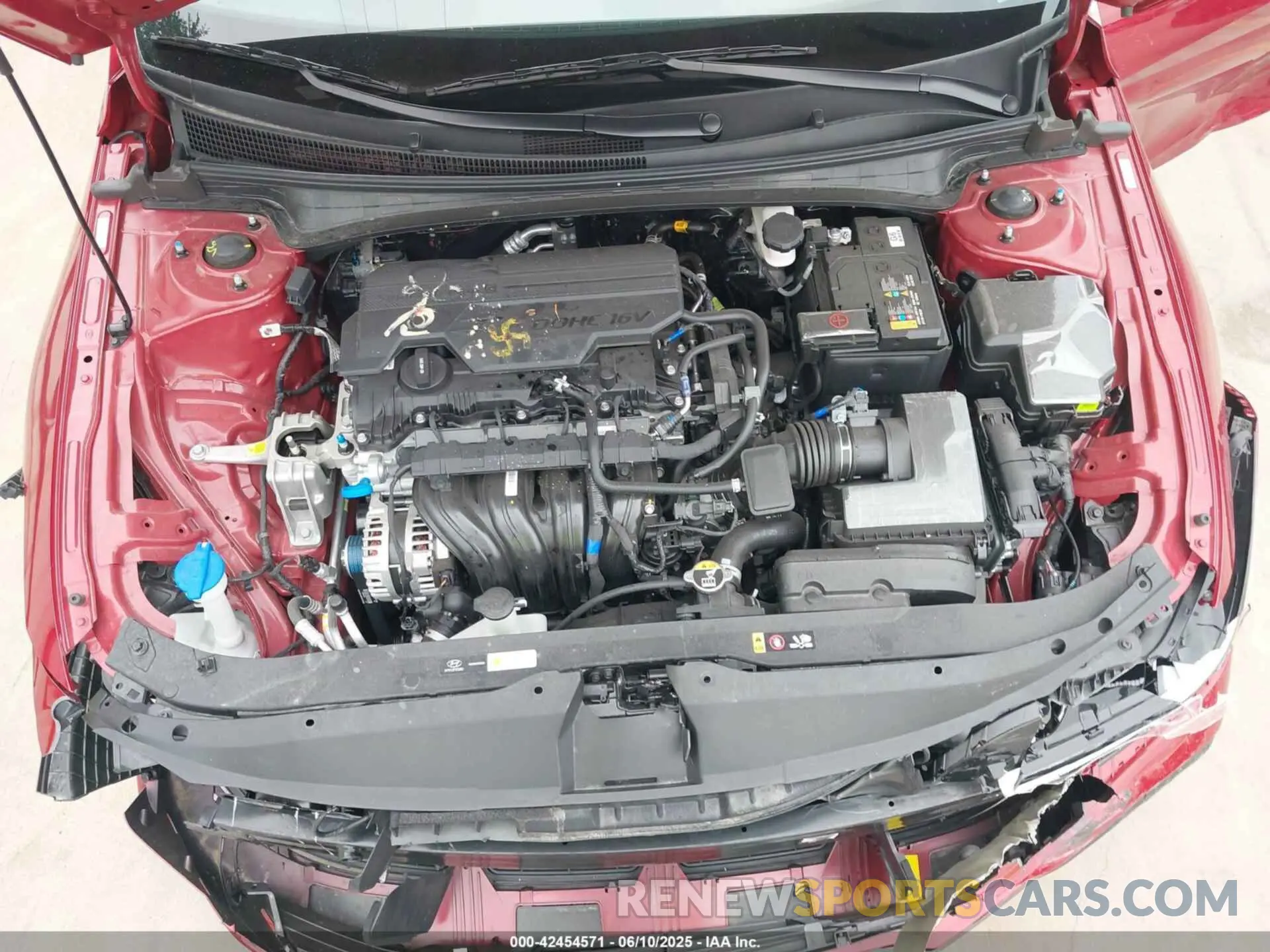 10 Photograph of a damaged car KMHLM4DG8SU937850 HYUNDAI ELANTRA 2025