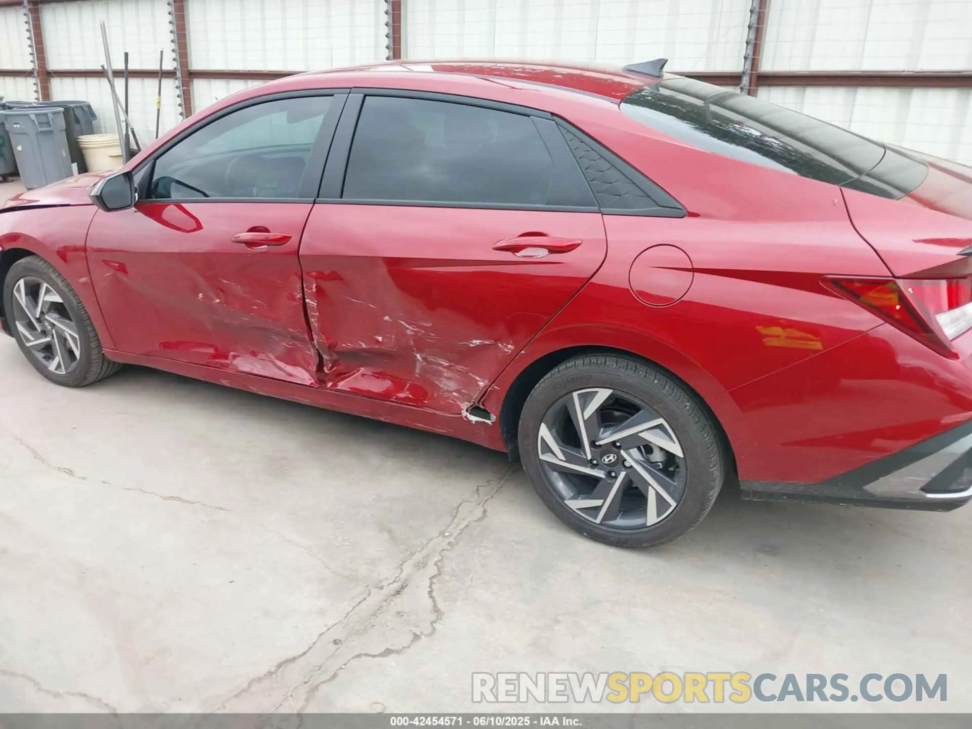 15 Photograph of a damaged car KMHLM4DG8SU937850 HYUNDAI ELANTRA 2025