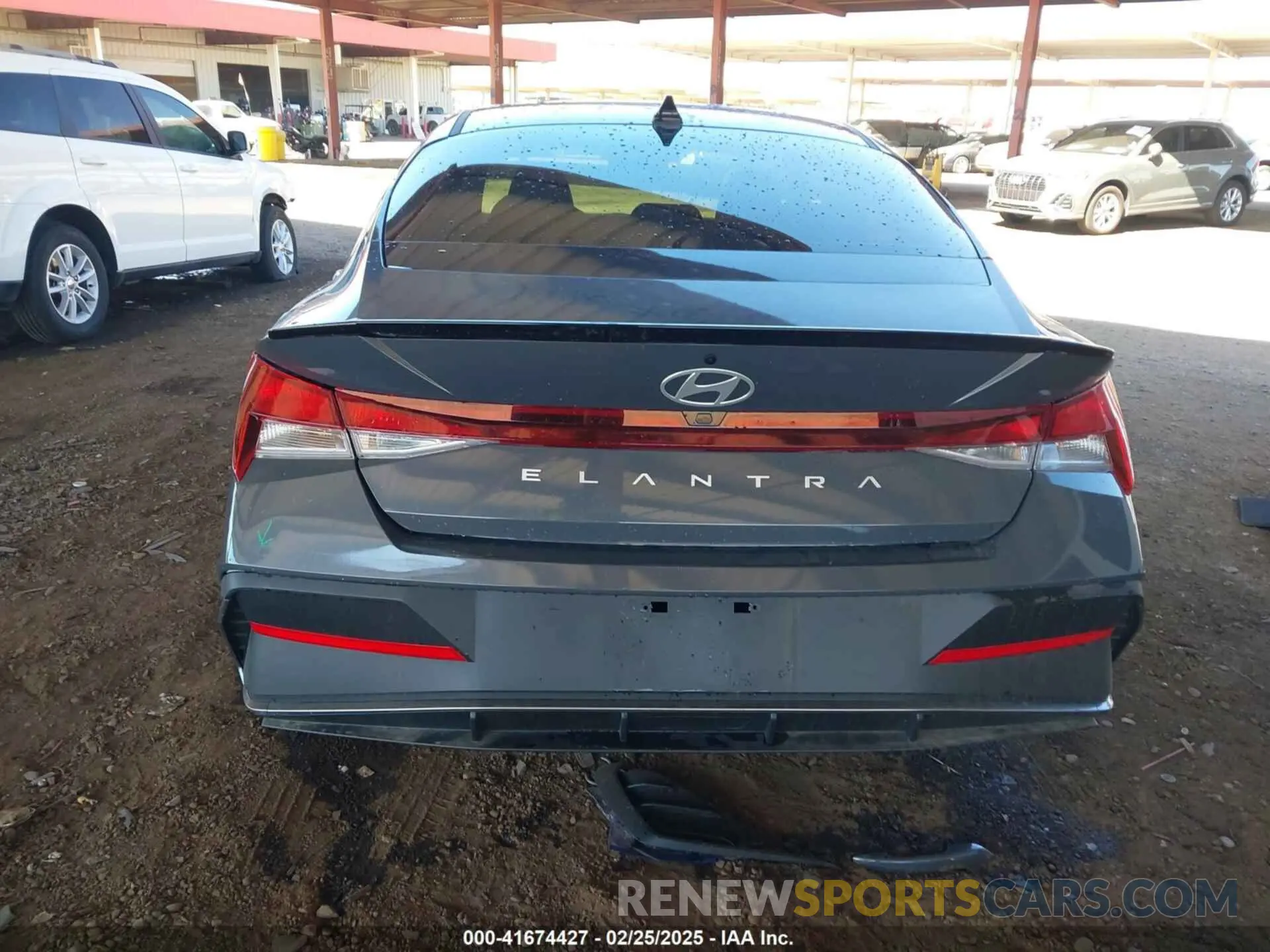 17 Photograph of a damaged car KMHLM4DG9SU869378 HYUNDAI ELANTRA 2025