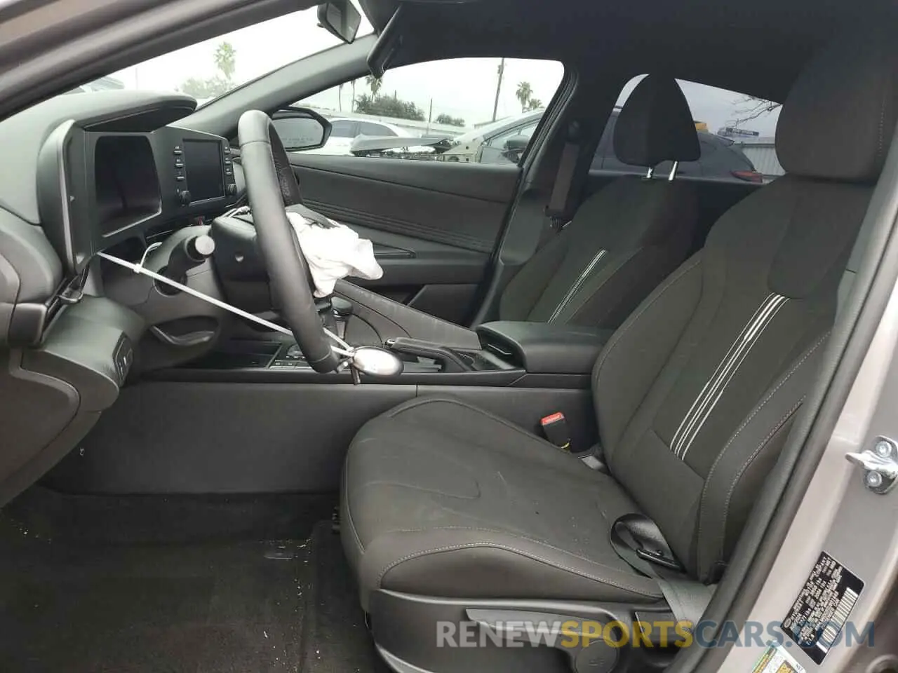 7 Photograph of a damaged car KMHLM4DG9SU881448 HYUNDAI ELANTRA 2025