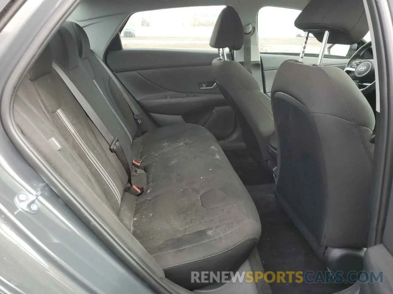 10 Photograph of a damaged car KMHLM4DG9SU888688 HYUNDAI ELANTRA 2025