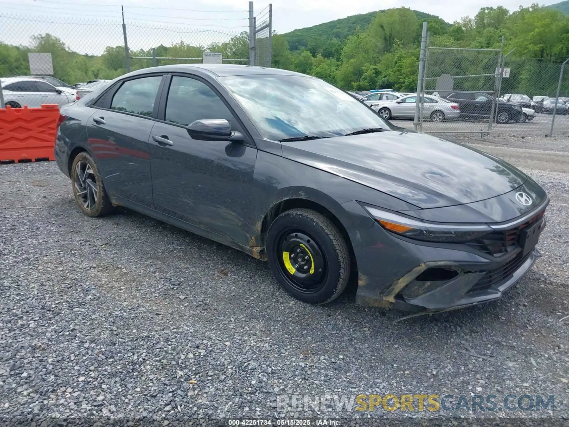 1 Photograph of a damaged car KMHLM4DG9SU895317 HYUNDAI ELANTRA 2025