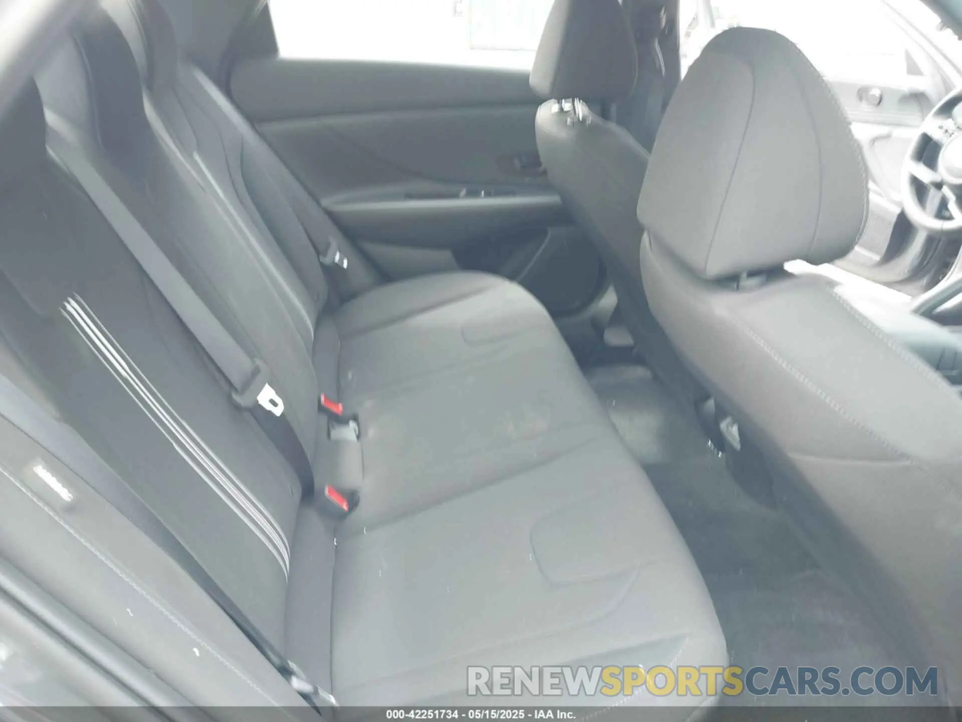 8 Photograph of a damaged car KMHLM4DG9SU895317 HYUNDAI ELANTRA 2025