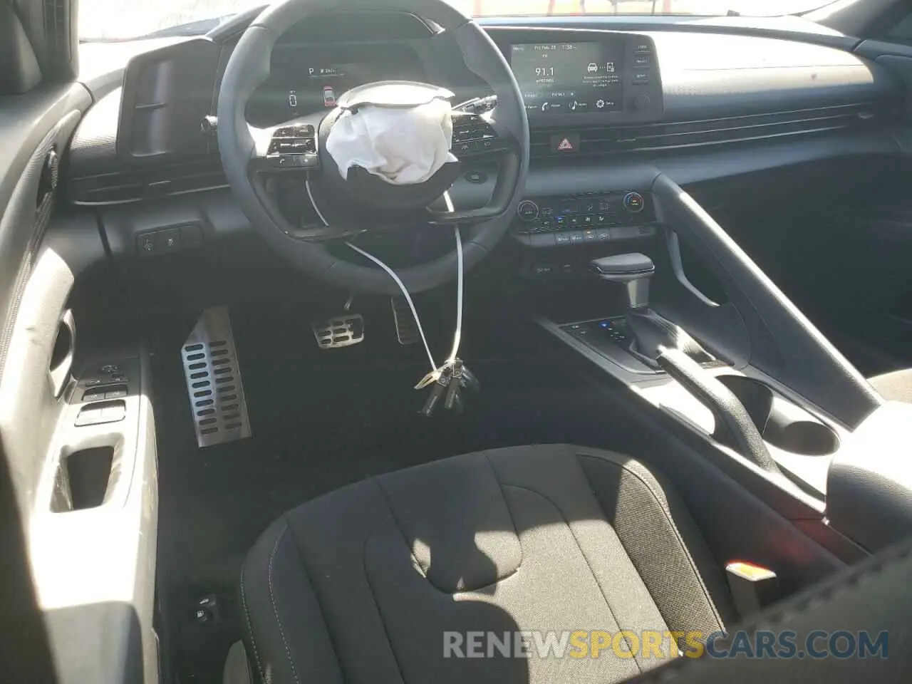 8 Photograph of a damaged car KMHLM4DG9SU935041 HYUNDAI ELANTRA 2025