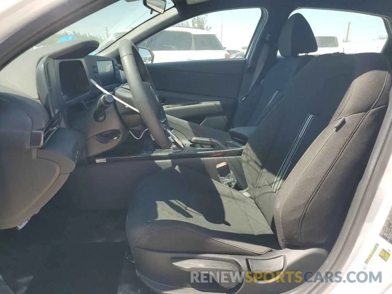 7 Photograph of a damaged car KMHLM4DG9SU958111 HYUNDAI ELANTRA 2025