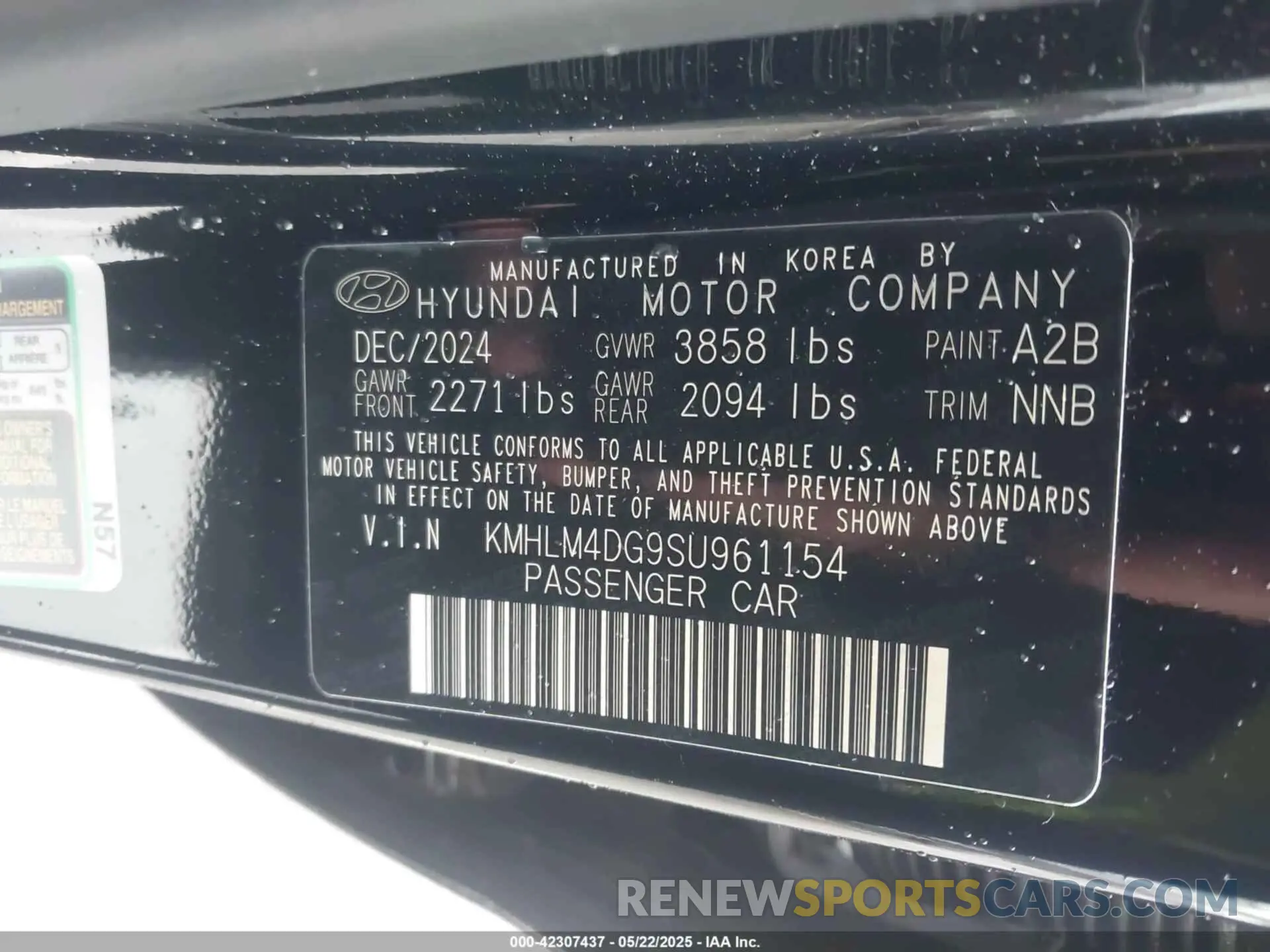 9 Photograph of a damaged car KMHLM4DG9SU961154 HYUNDAI ELANTRA 2025