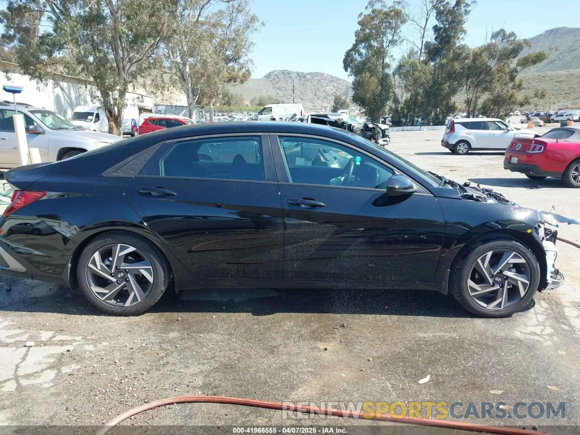14 Photograph of a damaged car KMHLM4DG9SU975670 HYUNDAI ELANTRA 2025