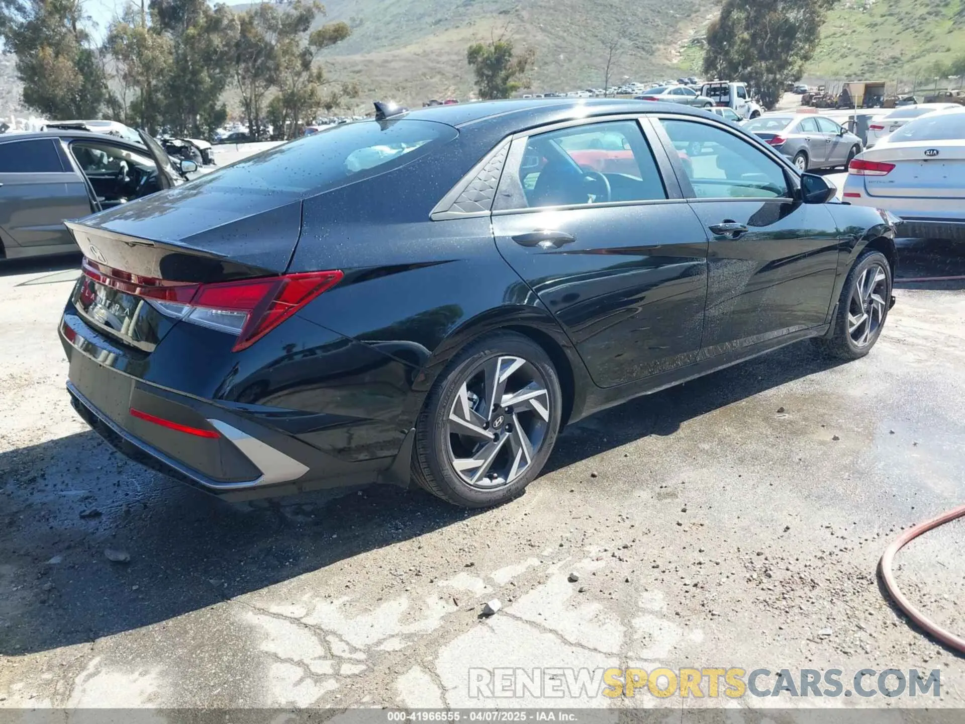4 Photograph of a damaged car KMHLM4DG9SU975670 HYUNDAI ELANTRA 2025