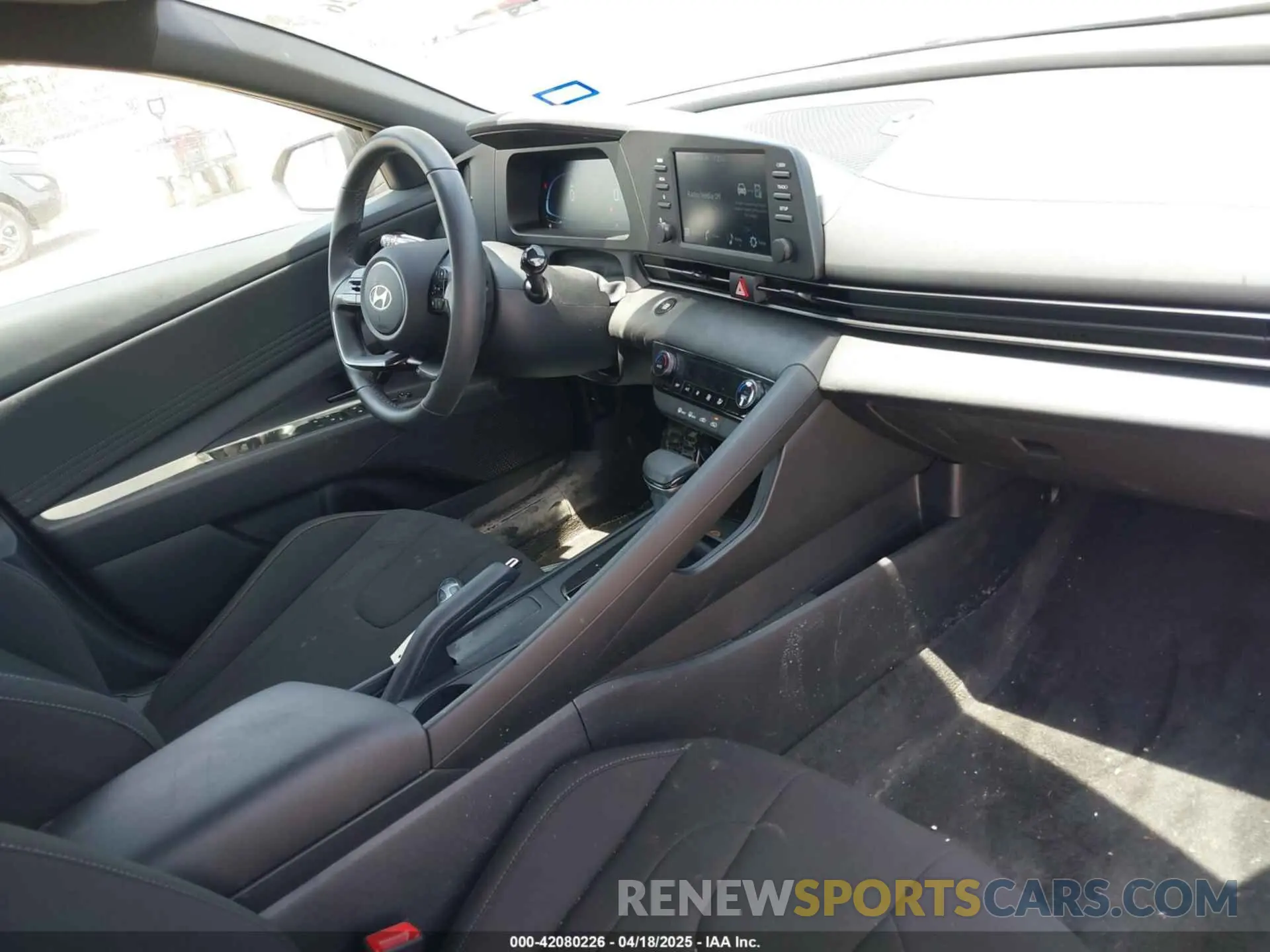 5 Photograph of a damaged car KMHLM4DGXSU863623 HYUNDAI ELANTRA 2025