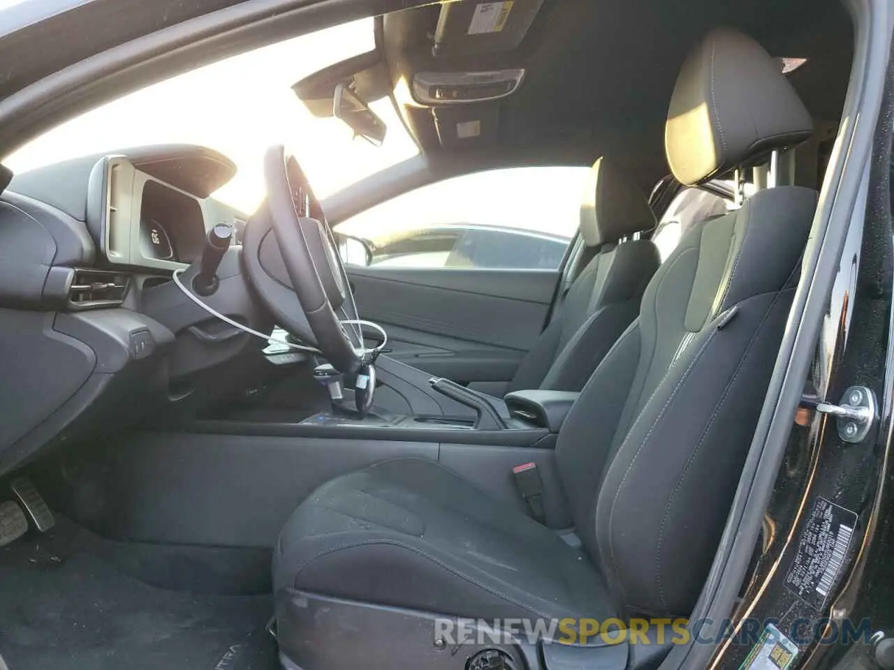 7 Photograph of a damaged car KMHLM4DGXSU868319 HYUNDAI ELANTRA 2025