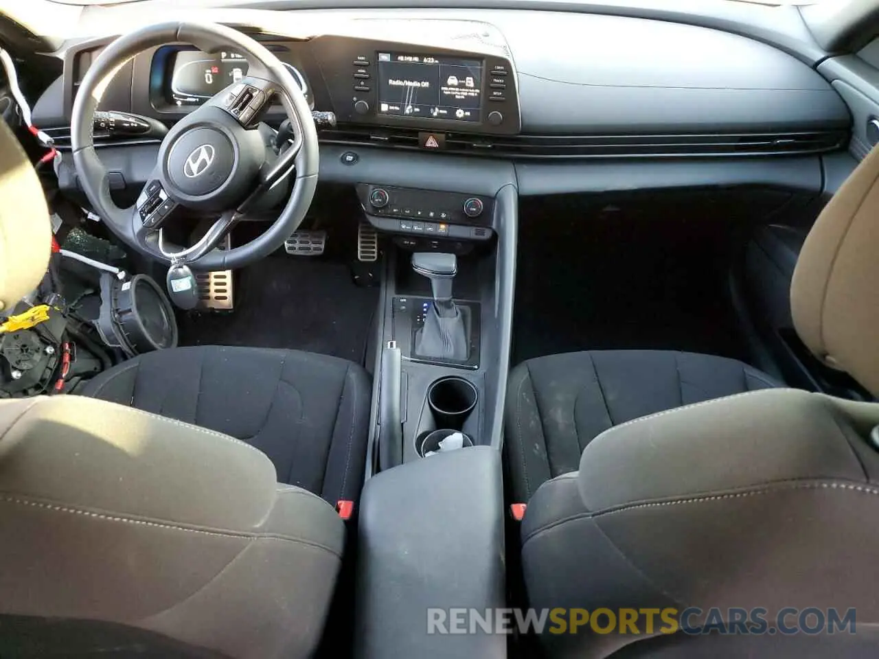 8 Photograph of a damaged car KMHLM4DGXSU868319 HYUNDAI ELANTRA 2025
