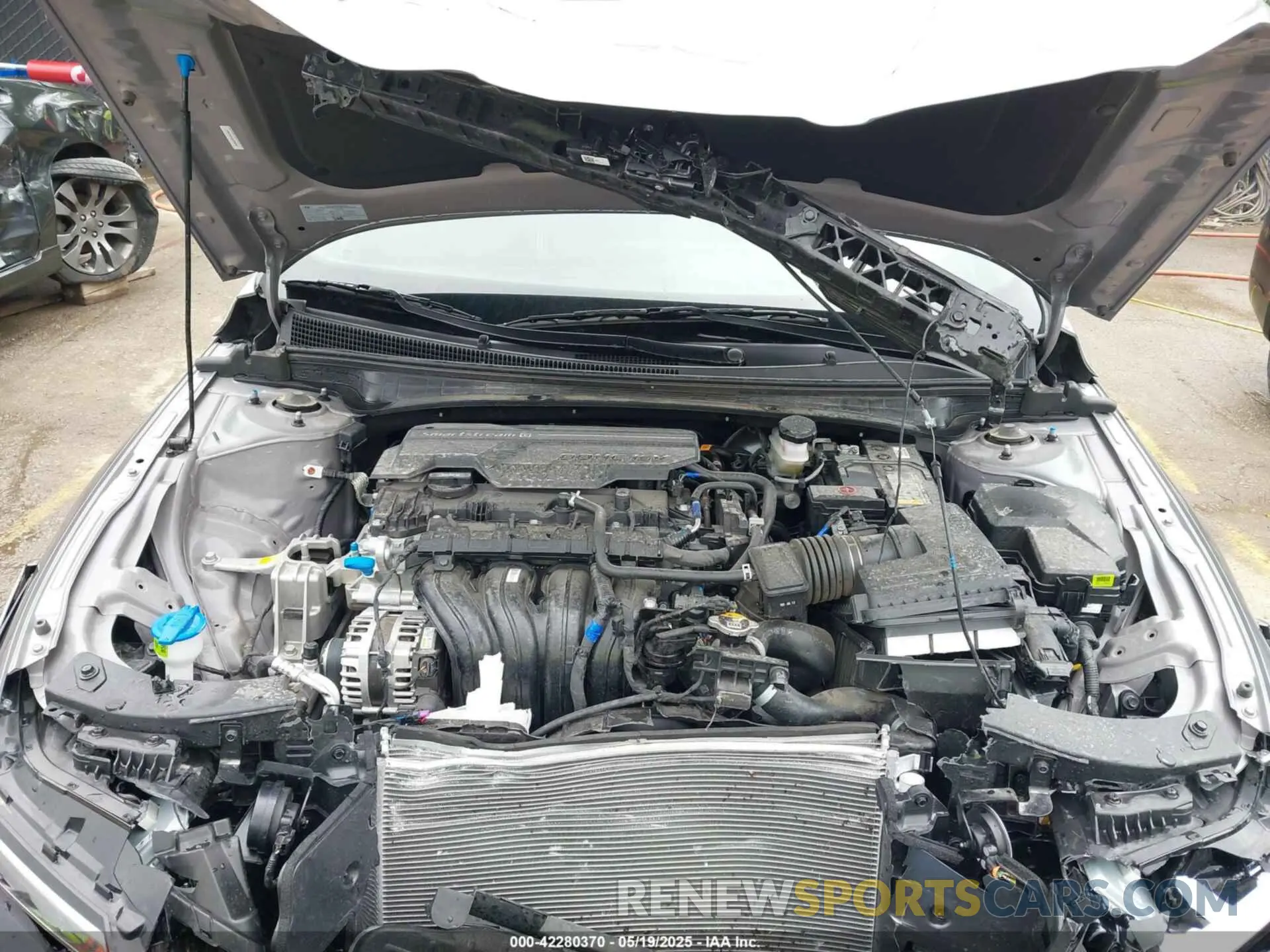 10 Photograph of a damaged car KMHLM4DGXSU879076 HYUNDAI ELANTRA 2025