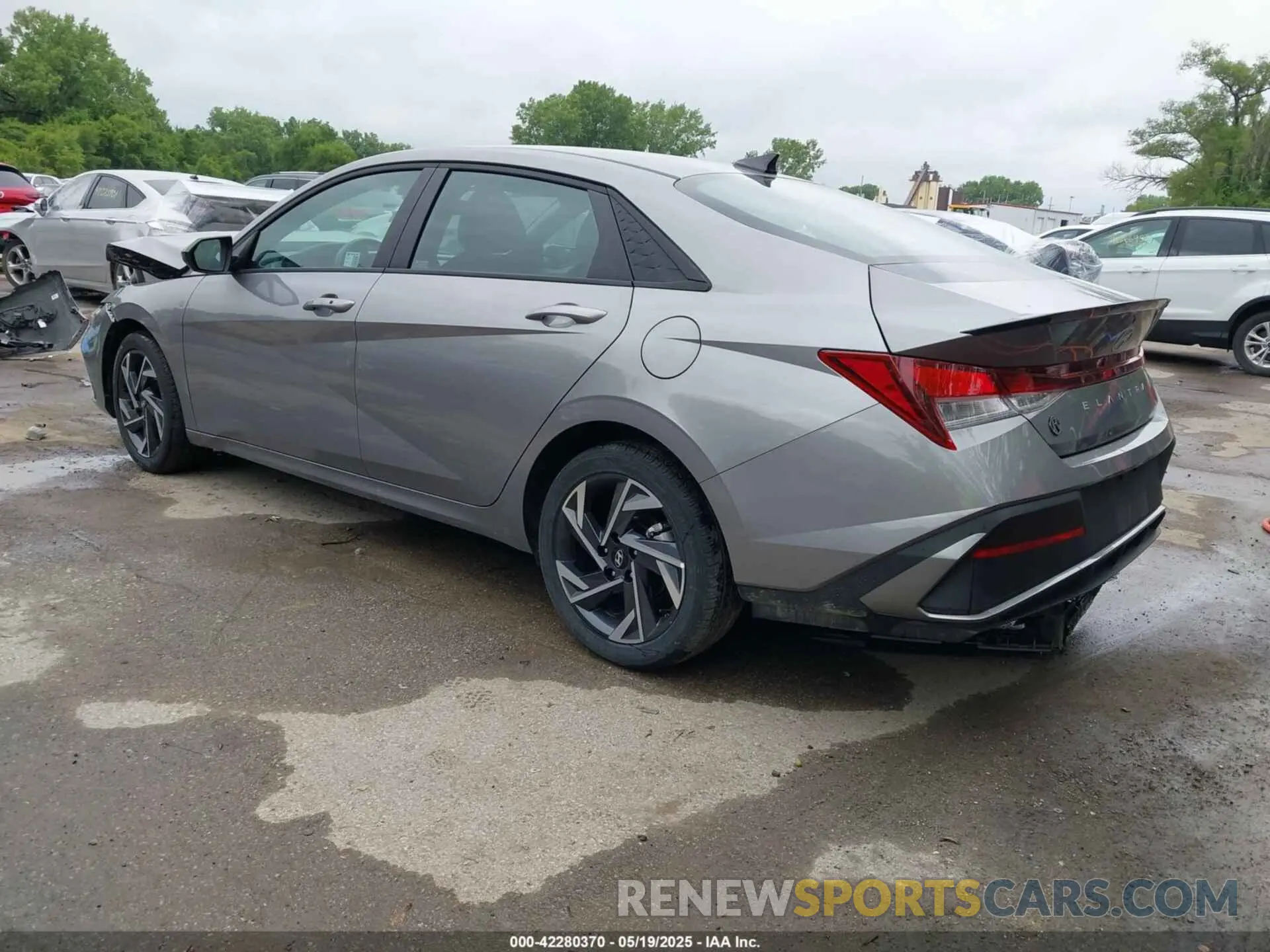3 Photograph of a damaged car KMHLM4DGXSU879076 HYUNDAI ELANTRA 2025