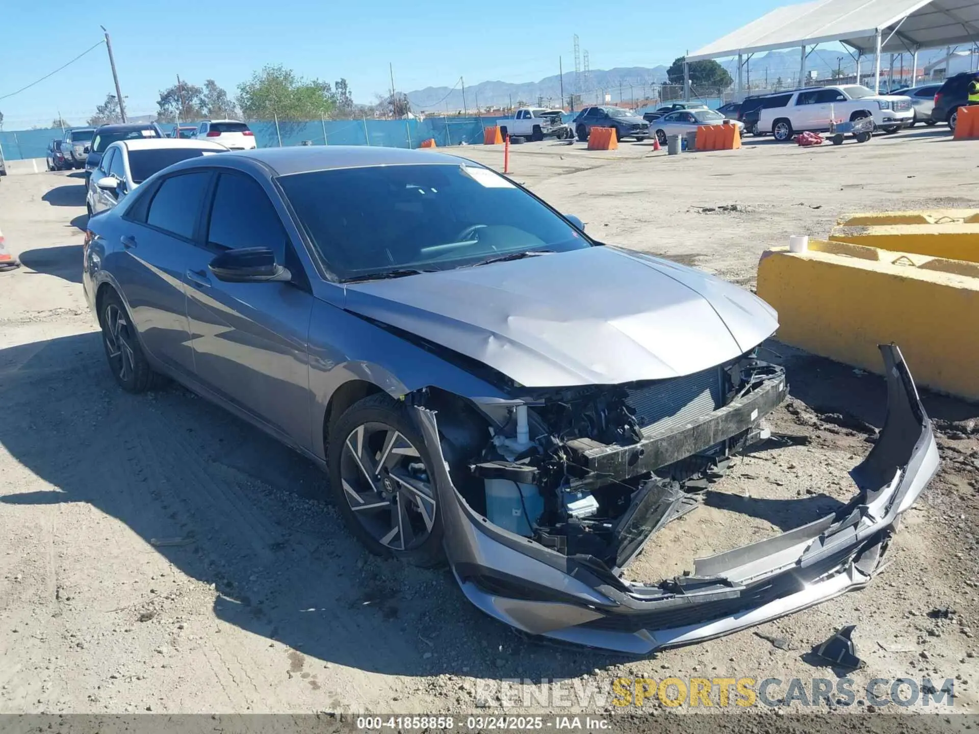 1 Photograph of a damaged car KMHLM4DGXSU905482 HYUNDAI ELANTRA 2025
