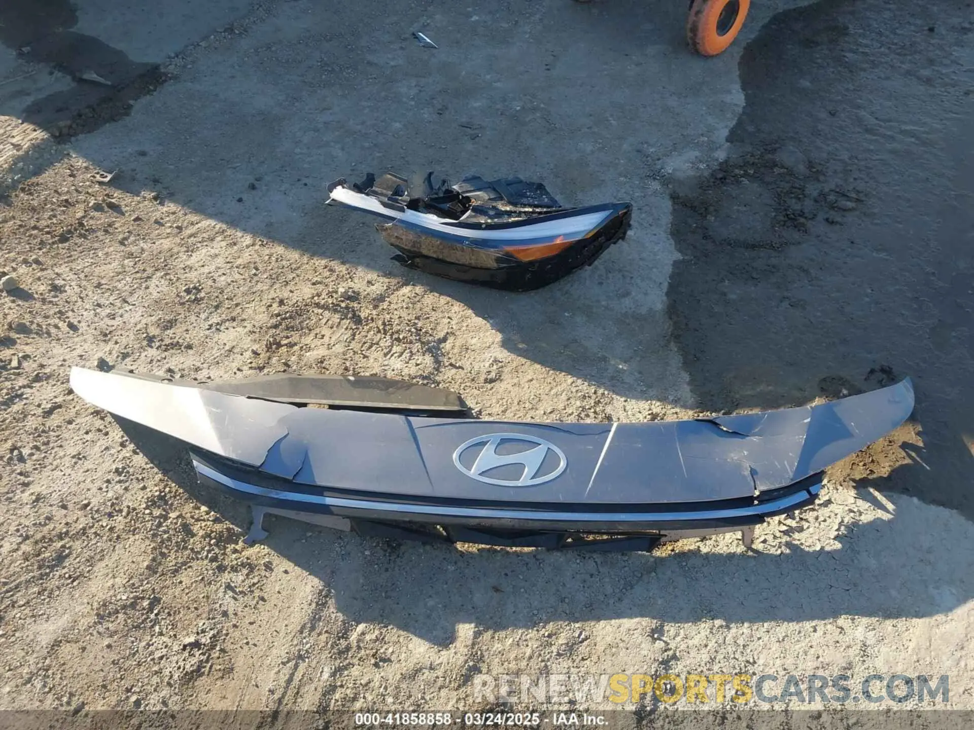 12 Photograph of a damaged car KMHLM4DGXSU905482 HYUNDAI ELANTRA 2025