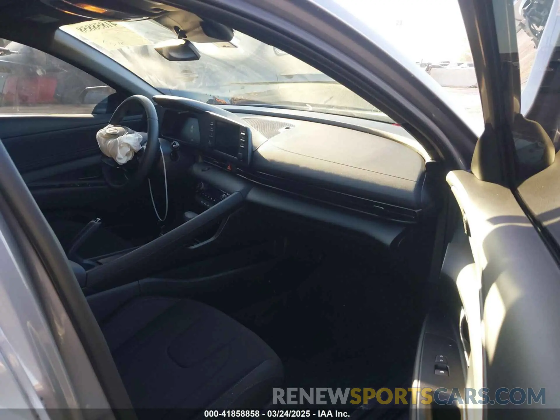 5 Photograph of a damaged car KMHLM4DGXSU905482 HYUNDAI ELANTRA 2025