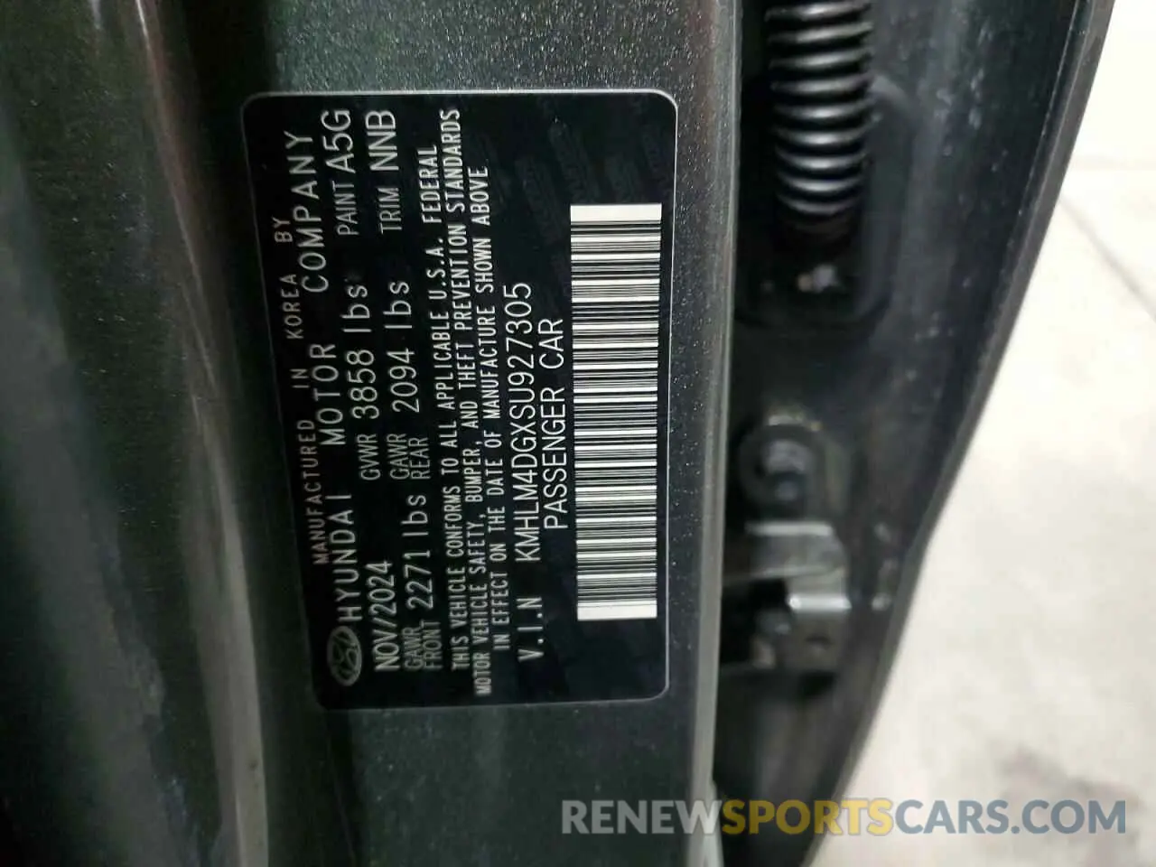 13 Photograph of a damaged car KMHLM4DGXSU927305 HYUNDAI ELANTRA 2025