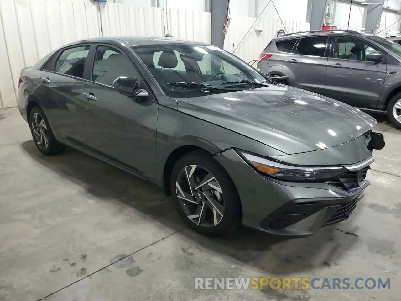 4 Photograph of a damaged car KMHLM4DGXSU927305 HYUNDAI ELANTRA 2025