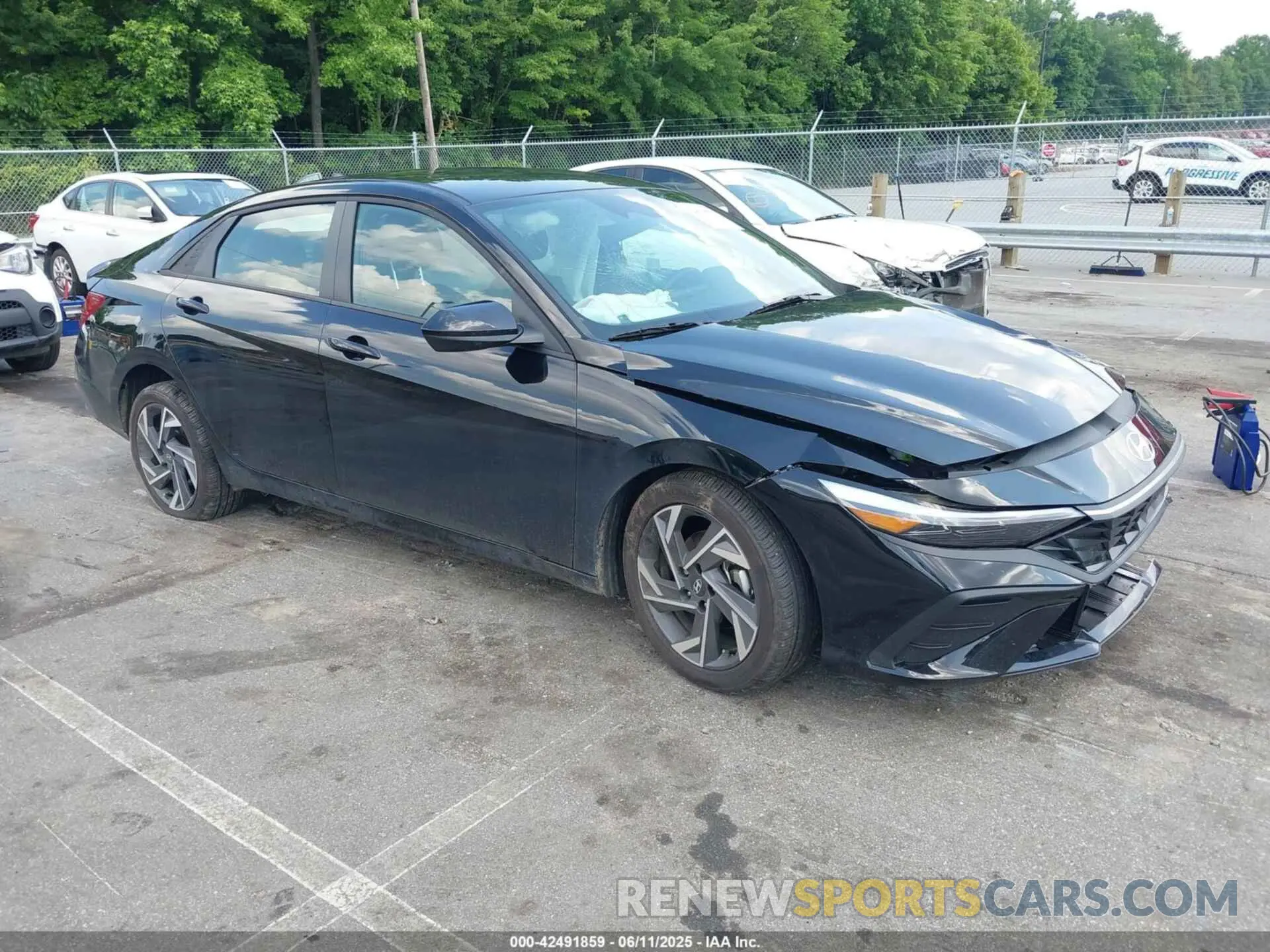 1 Photograph of a damaged car KMHLM4DGXSU962006 HYUNDAI ELANTRA 2025