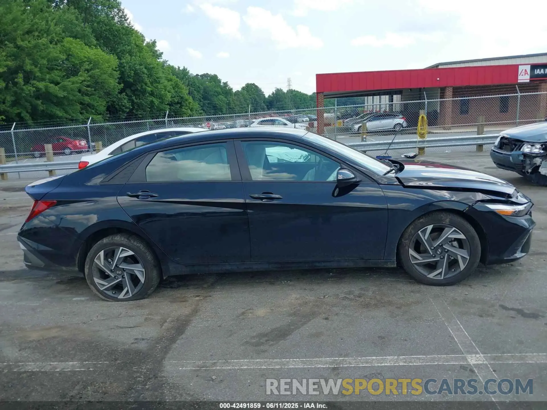 14 Photograph of a damaged car KMHLM4DGXSU962006 HYUNDAI ELANTRA 2025