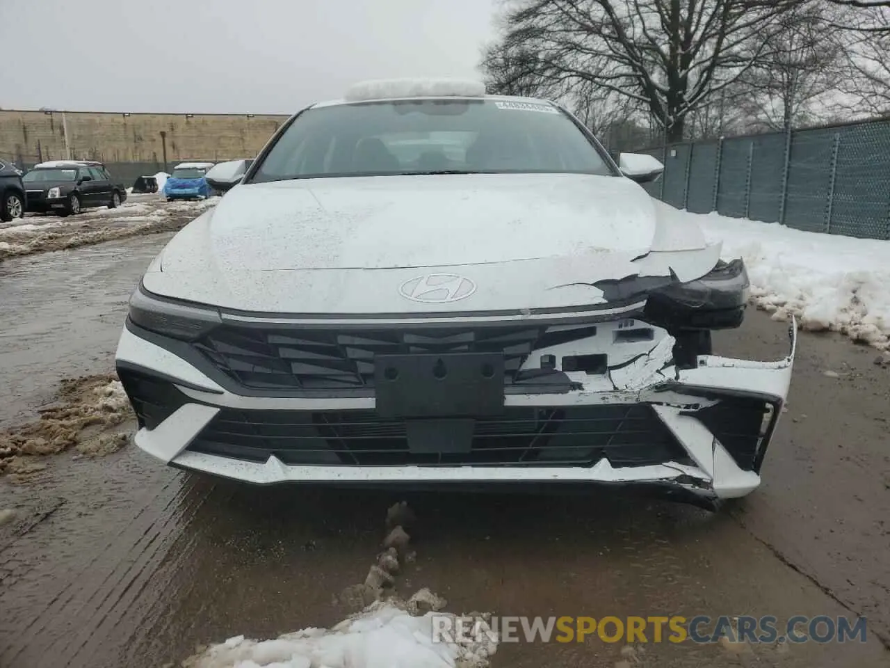 5 Photograph of a damaged car KMHLN4DJ5SU123860 HYUNDAI ELANTRA 2025