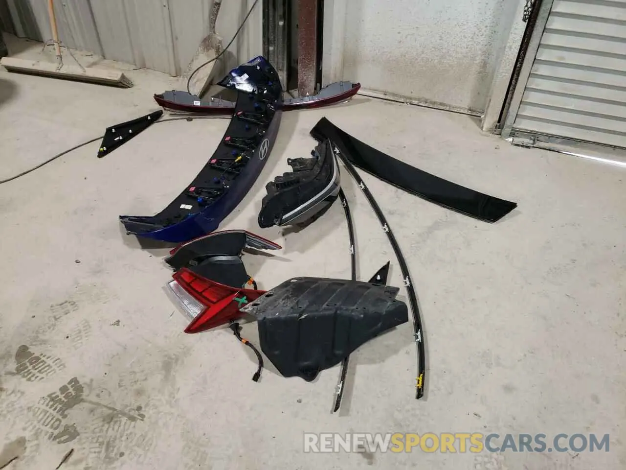 12 Photograph of a damaged car KMHLN4DJ5SU127441 HYUNDAI ELANTRA 2025