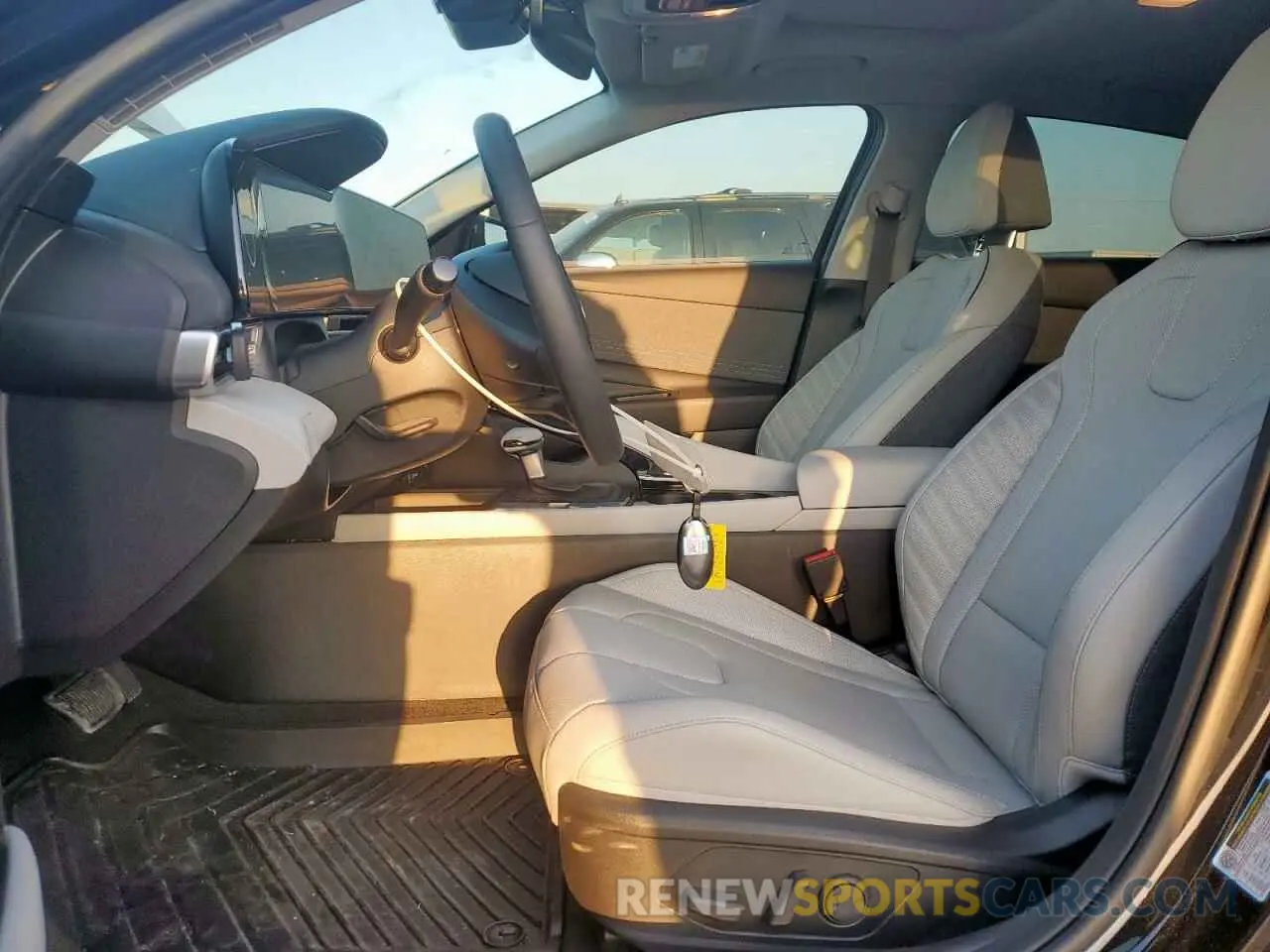 7 Photograph of a damaged car KMHLN4DJ5SU130825 HYUNDAI ELANTRA 2025