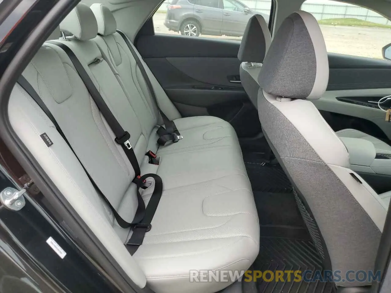 10 Photograph of a damaged car KMHLP4DG0SU867882 HYUNDAI ELANTRA 2025