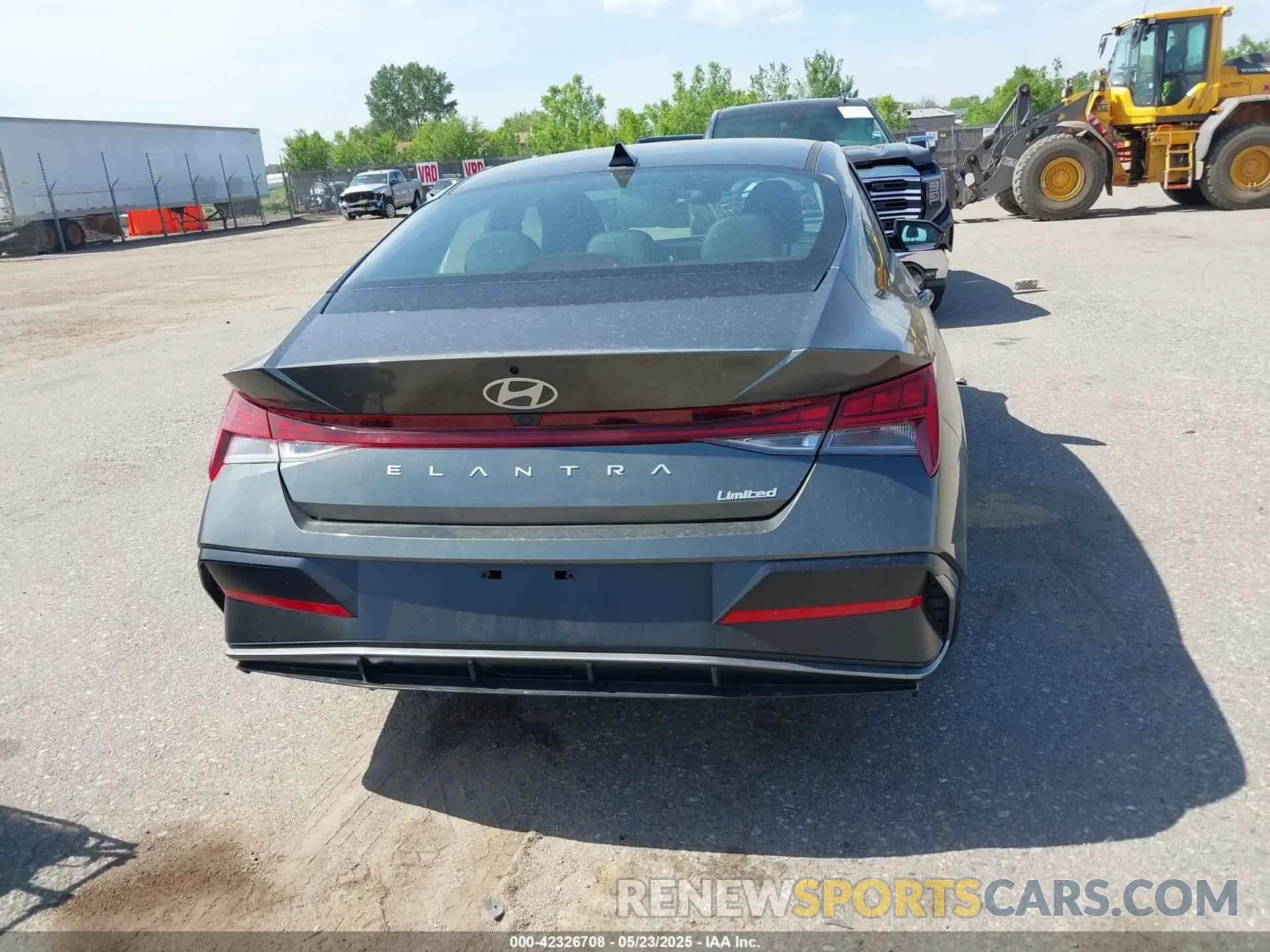 16 Photograph of a damaged car KMHLP4DG0SU945562 HYUNDAI ELANTRA 2025