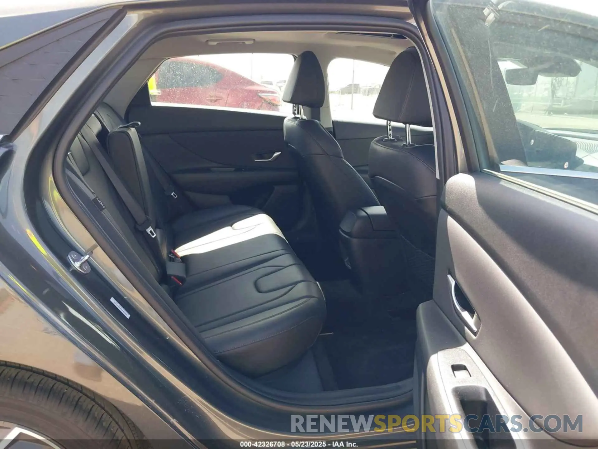 8 Photograph of a damaged car KMHLP4DG0SU945562 HYUNDAI ELANTRA 2025