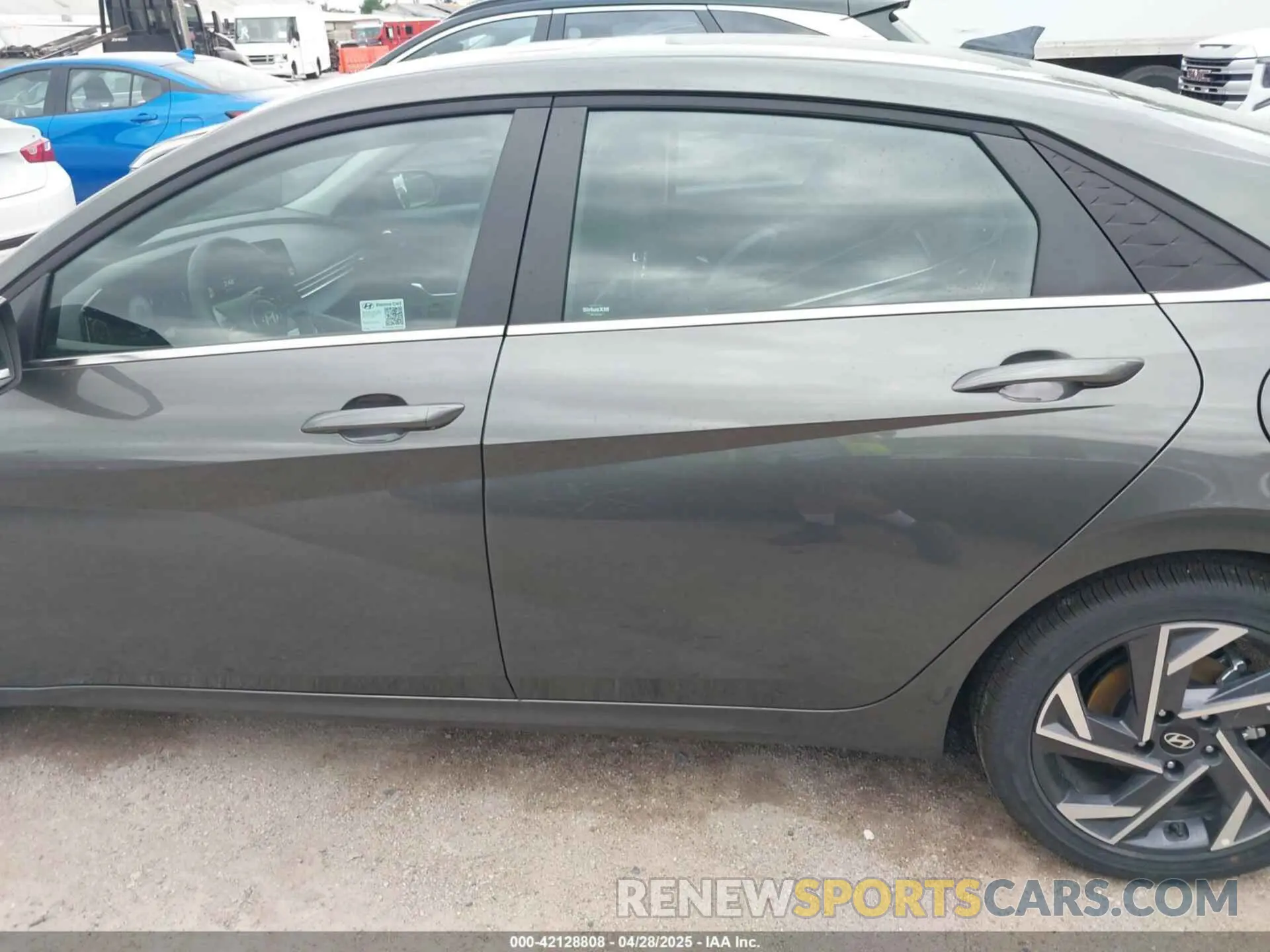 14 Photograph of a damaged car KMHLP4DG4SU957214 HYUNDAI ELANTRA 2025