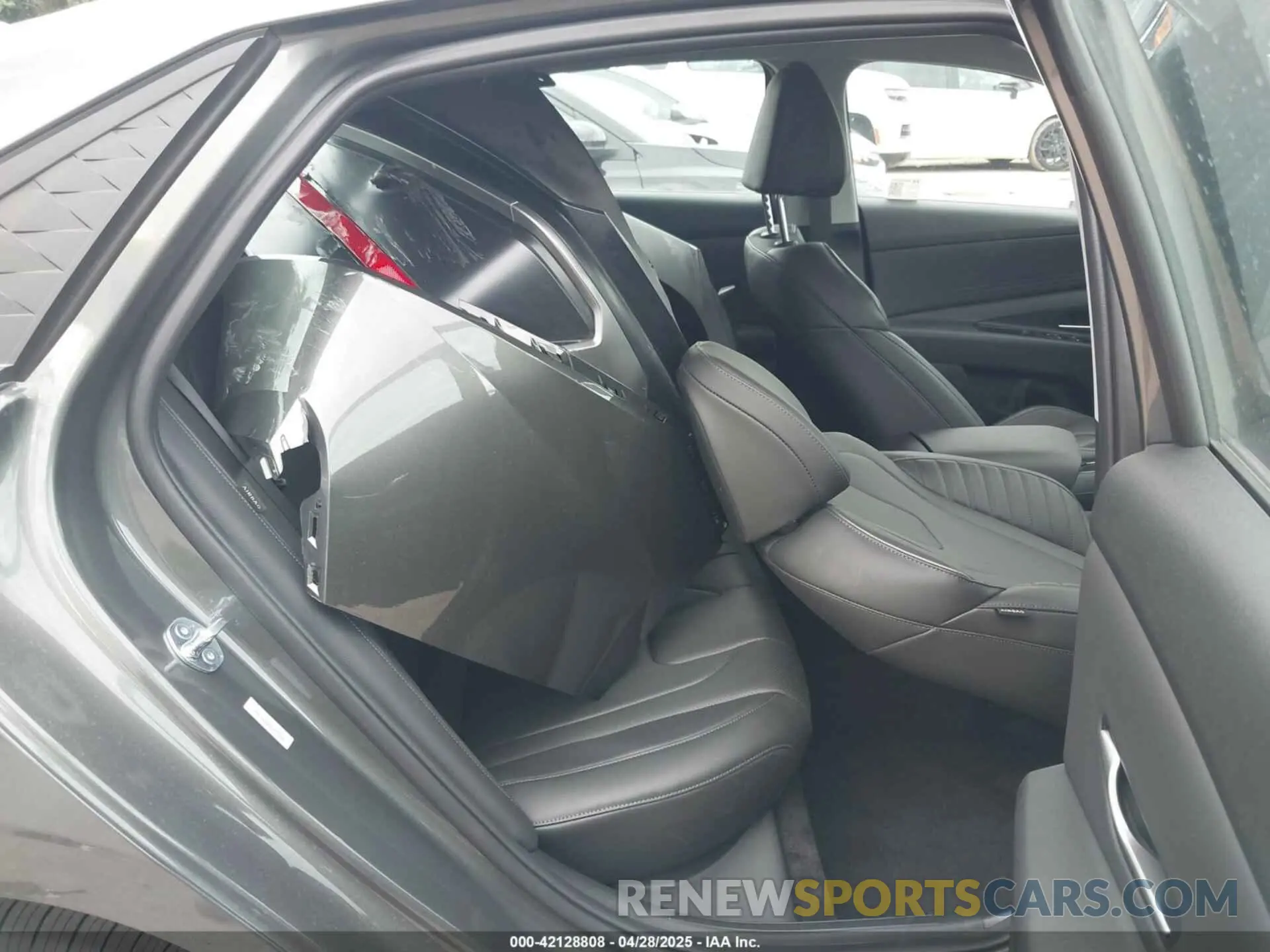 8 Photograph of a damaged car KMHLP4DG4SU957214 HYUNDAI ELANTRA 2025