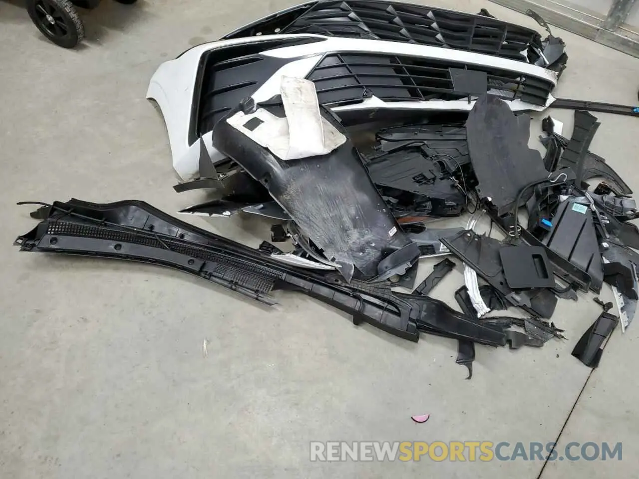 12 Photograph of a damaged car KMHLP4DG6SU875758 HYUNDAI ELANTRA 2025