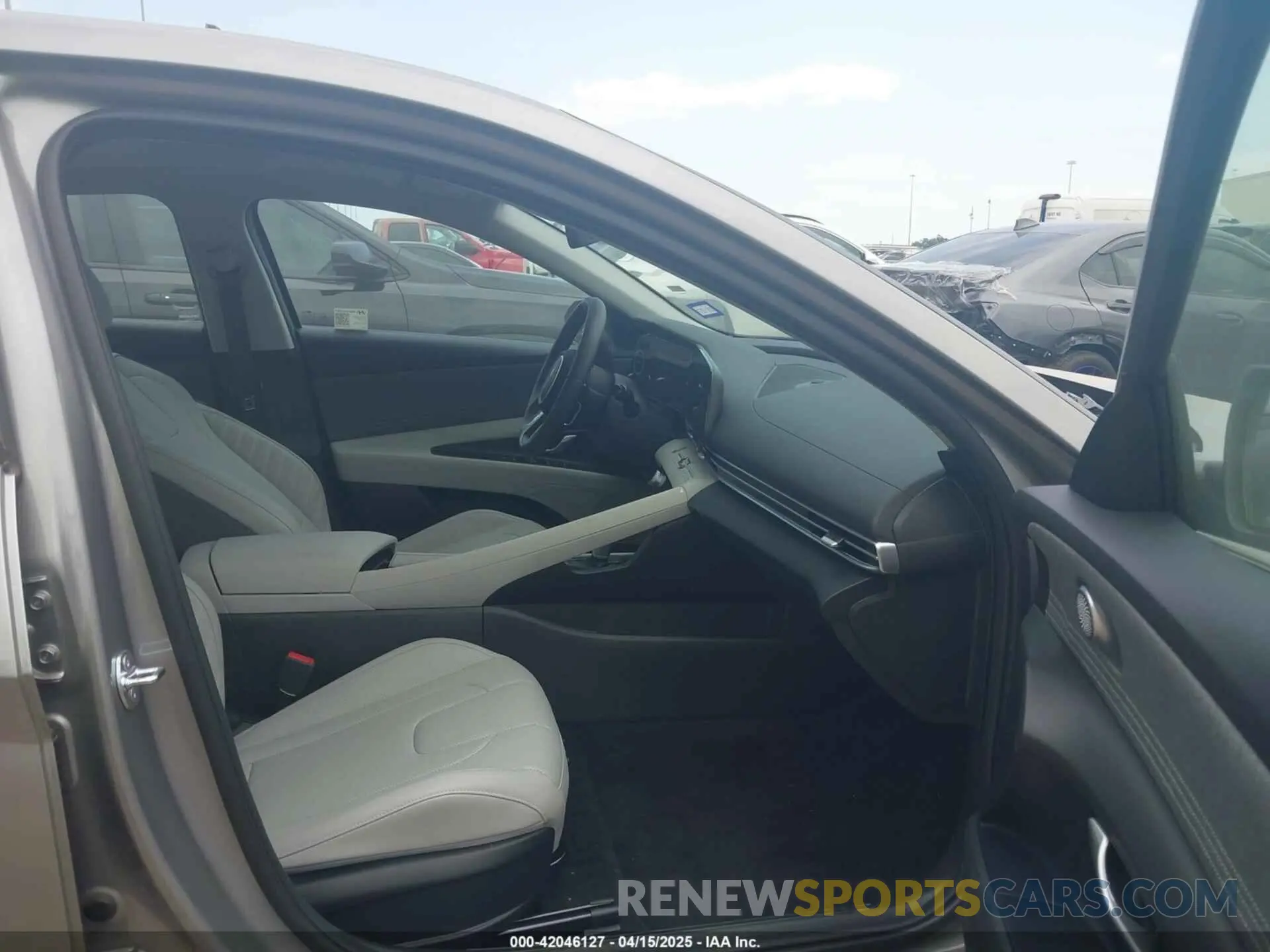 5 Photograph of a damaged car KMHLP4DG6SU956579 HYUNDAI ELANTRA 2025