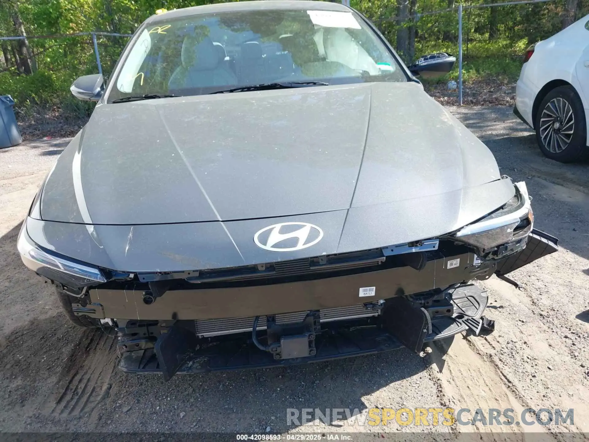 11 Photograph of a damaged car KMHLP4DG6SU957604 HYUNDAI ELANTRA 2025