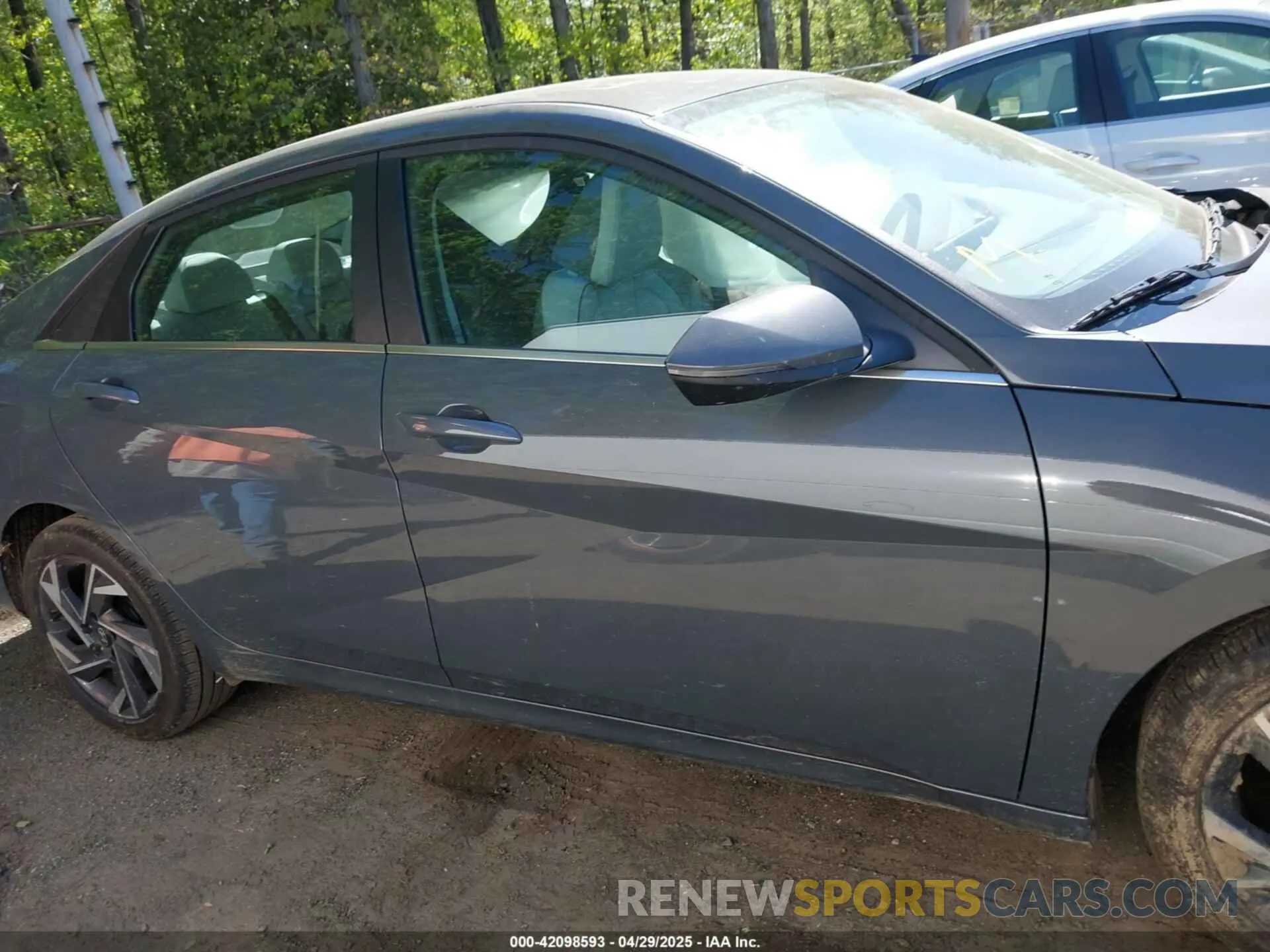 12 Photograph of a damaged car KMHLP4DG6SU957604 HYUNDAI ELANTRA 2025