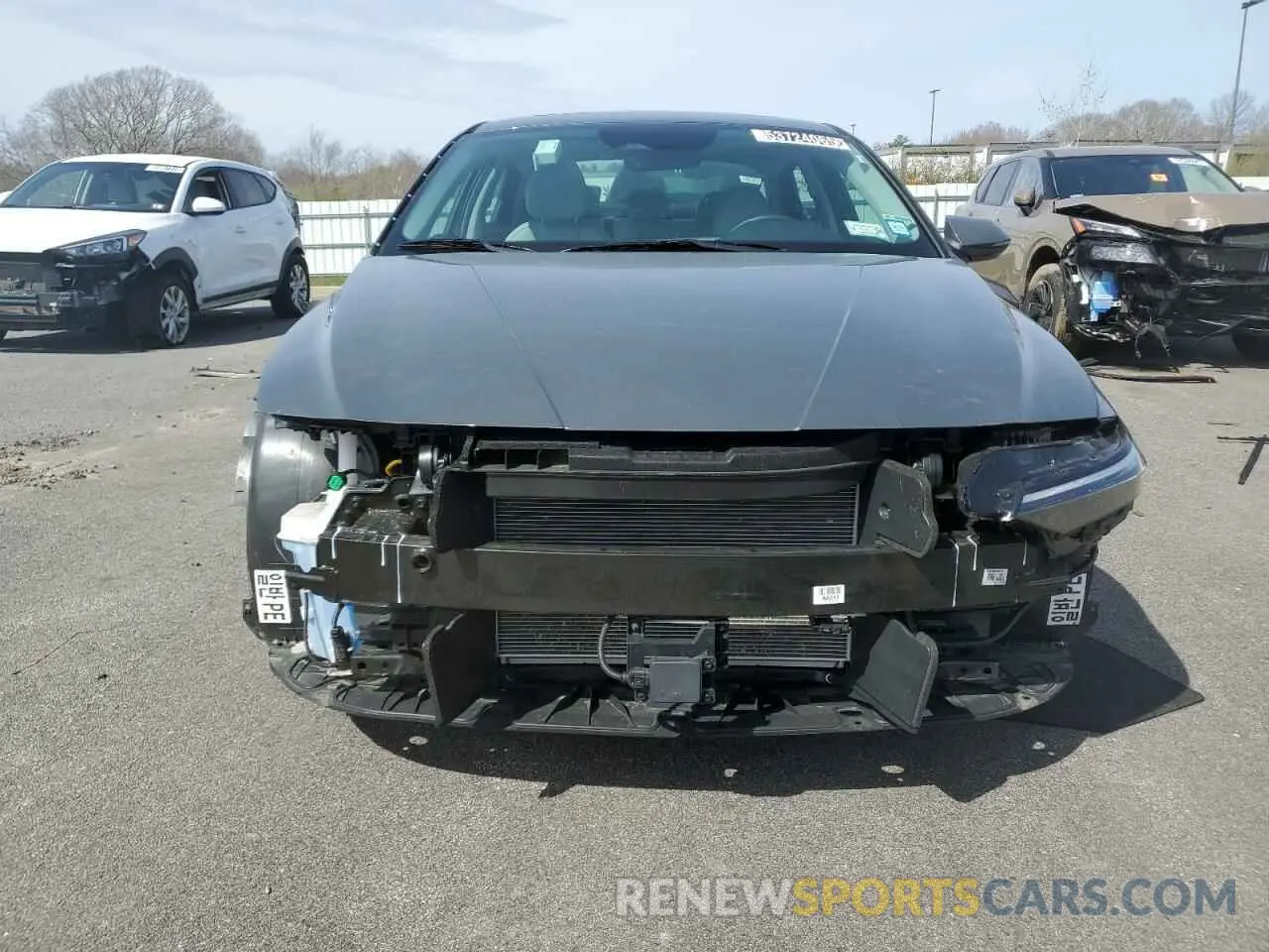 5 Photograph of a damaged car KMHLP4DG9SU908350 HYUNDAI ELANTRA 2025