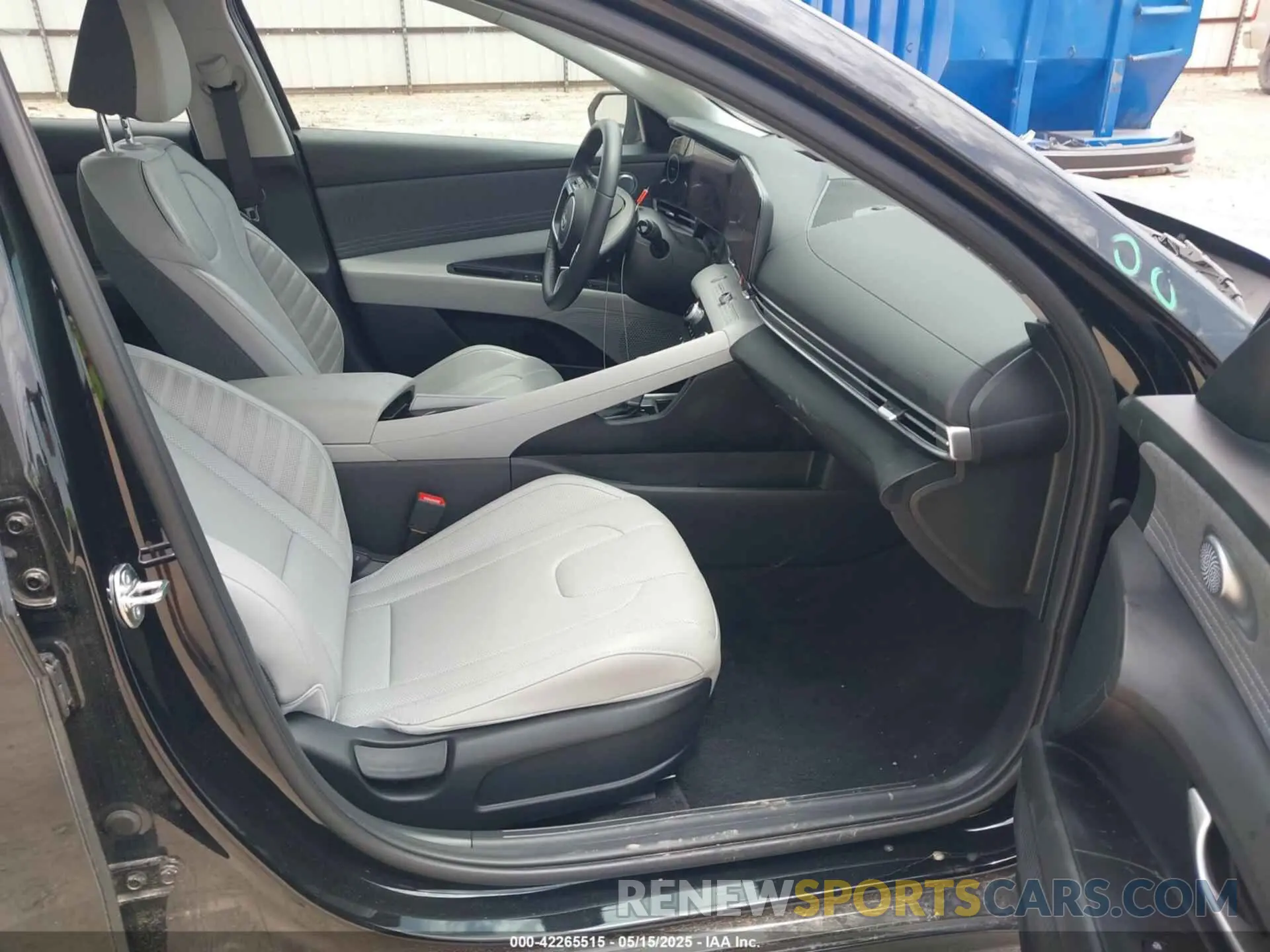 5 Photograph of a damaged car KMHLP4DG9SU908994 HYUNDAI ELANTRA 2025