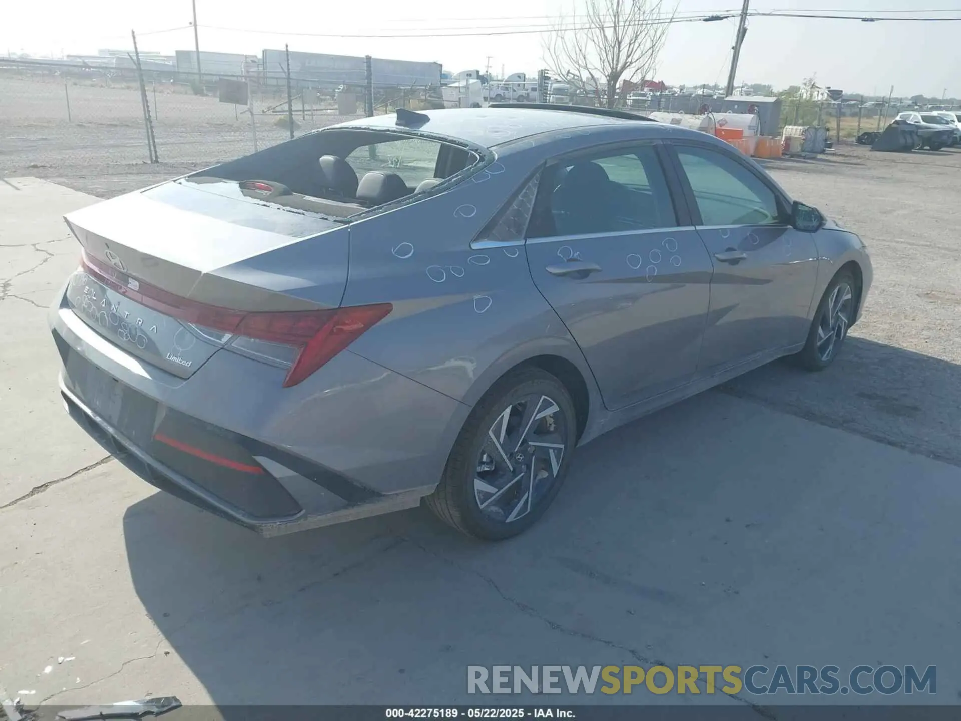 4 Photograph of a damaged car KMHLP4DG9SU957337 HYUNDAI ELANTRA 2025