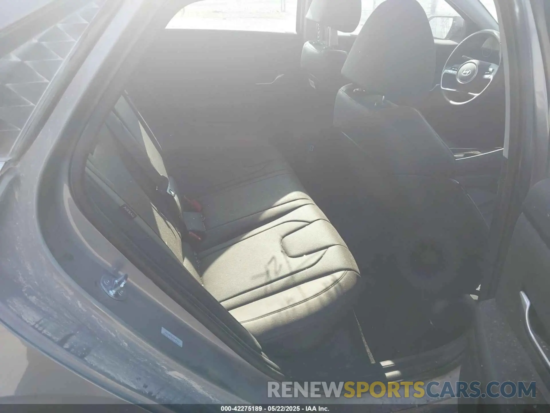 8 Photograph of a damaged car KMHLP4DG9SU957337 HYUNDAI ELANTRA 2025