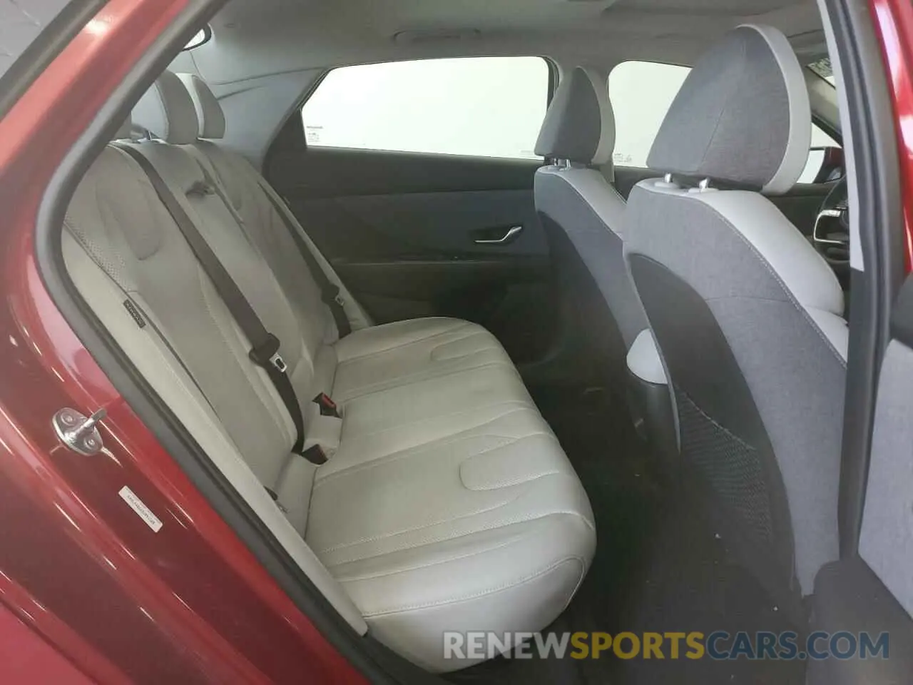 10 Photograph of a damaged car KMHLP4DGXSU891168 HYUNDAI ELANTRA 2025