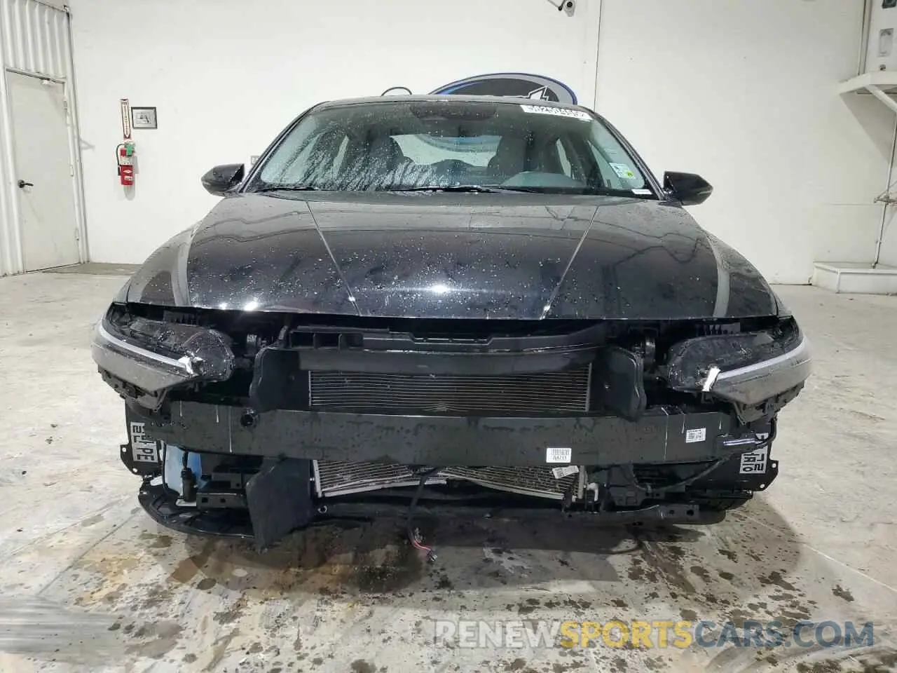 5 Photograph of a damaged car KMHLP4DGXSU894006 HYUNDAI ELANTRA 2025