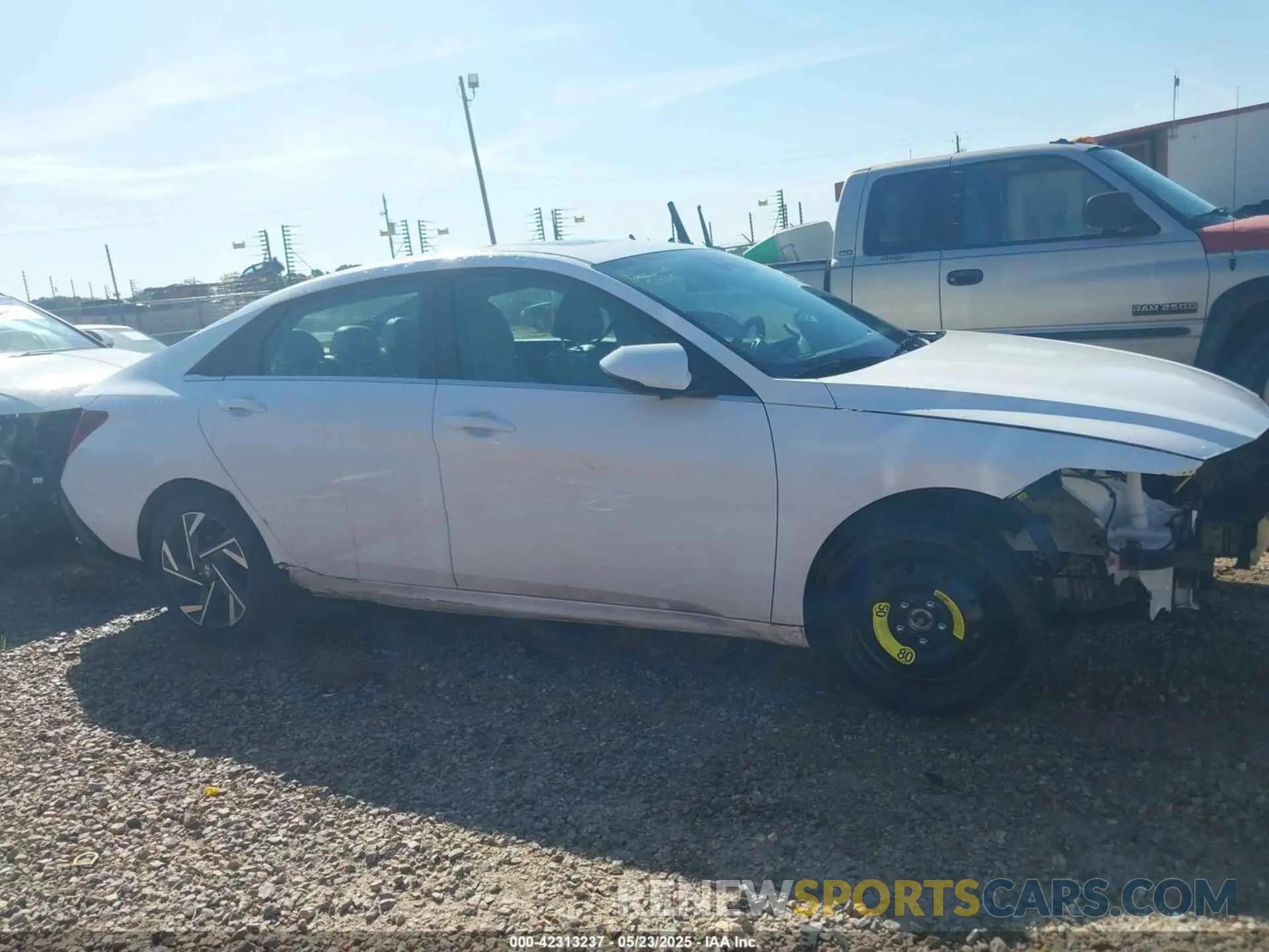 14 Photograph of a damaged car KMHLP4DGXSU959372 HYUNDAI ELANTRA 2025