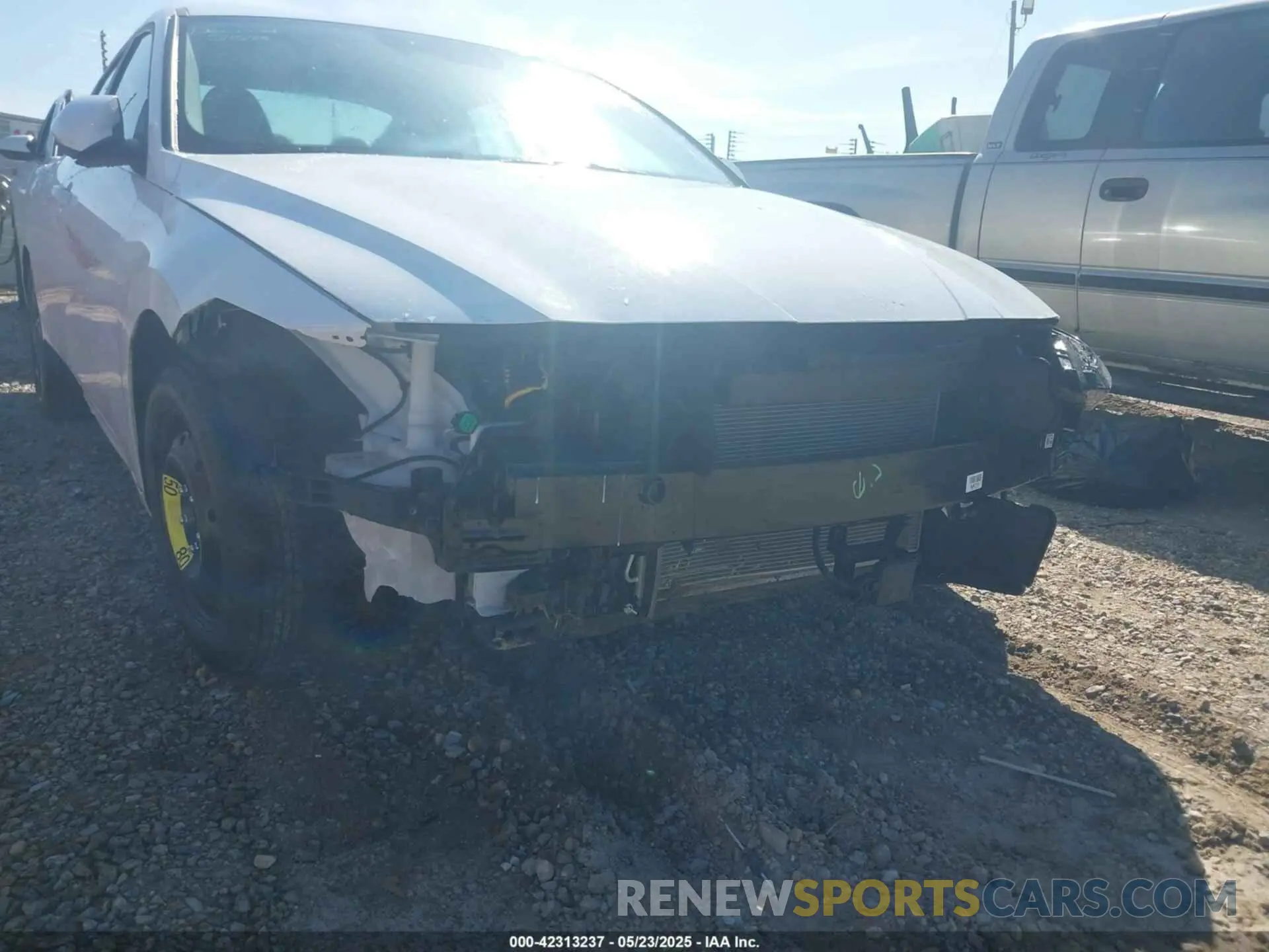6 Photograph of a damaged car KMHLP4DGXSU959372 HYUNDAI ELANTRA 2025