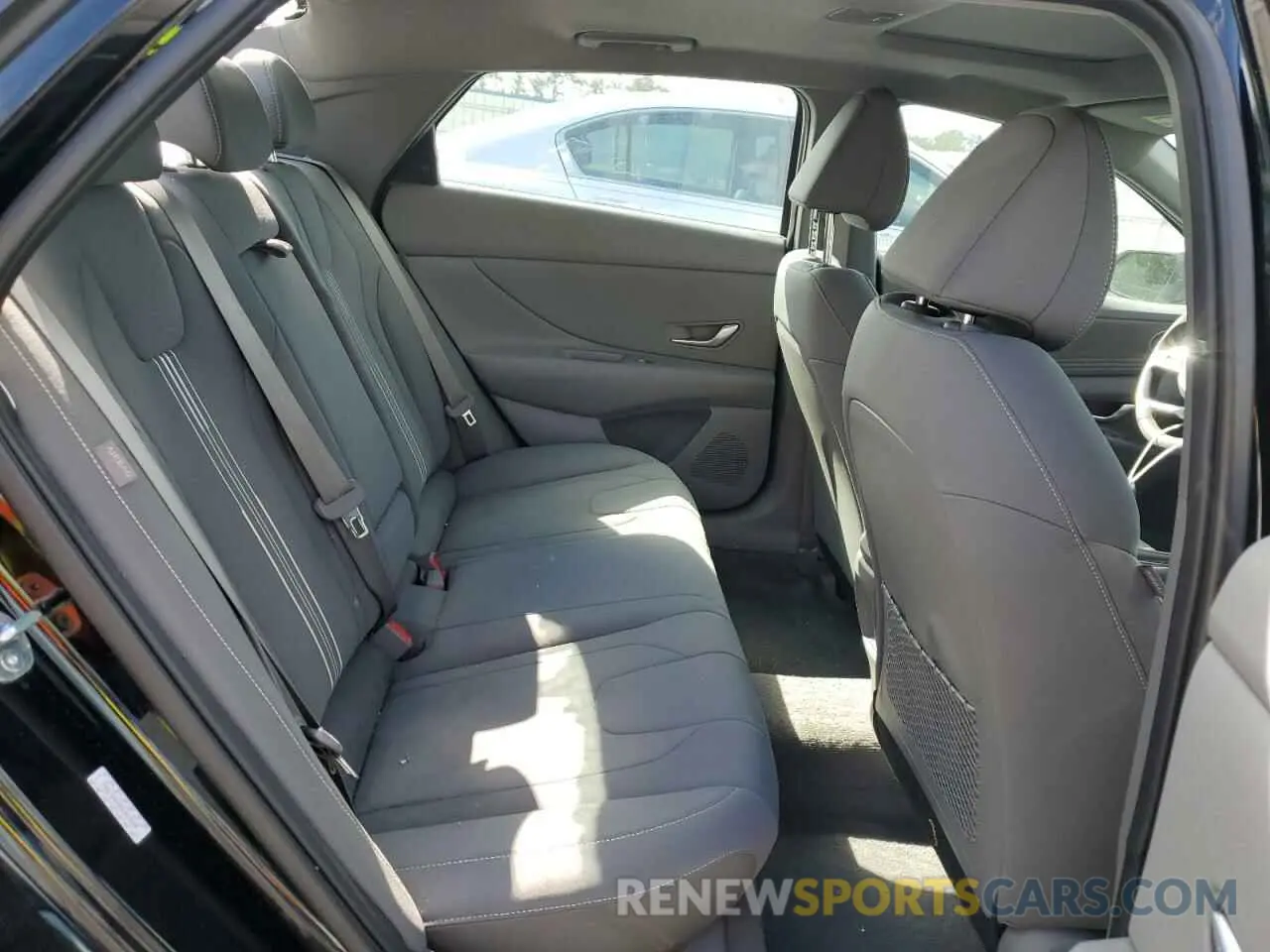 10 Photograph of a damaged car KMHLS4DG0SU854600 HYUNDAI ELANTRA 2025