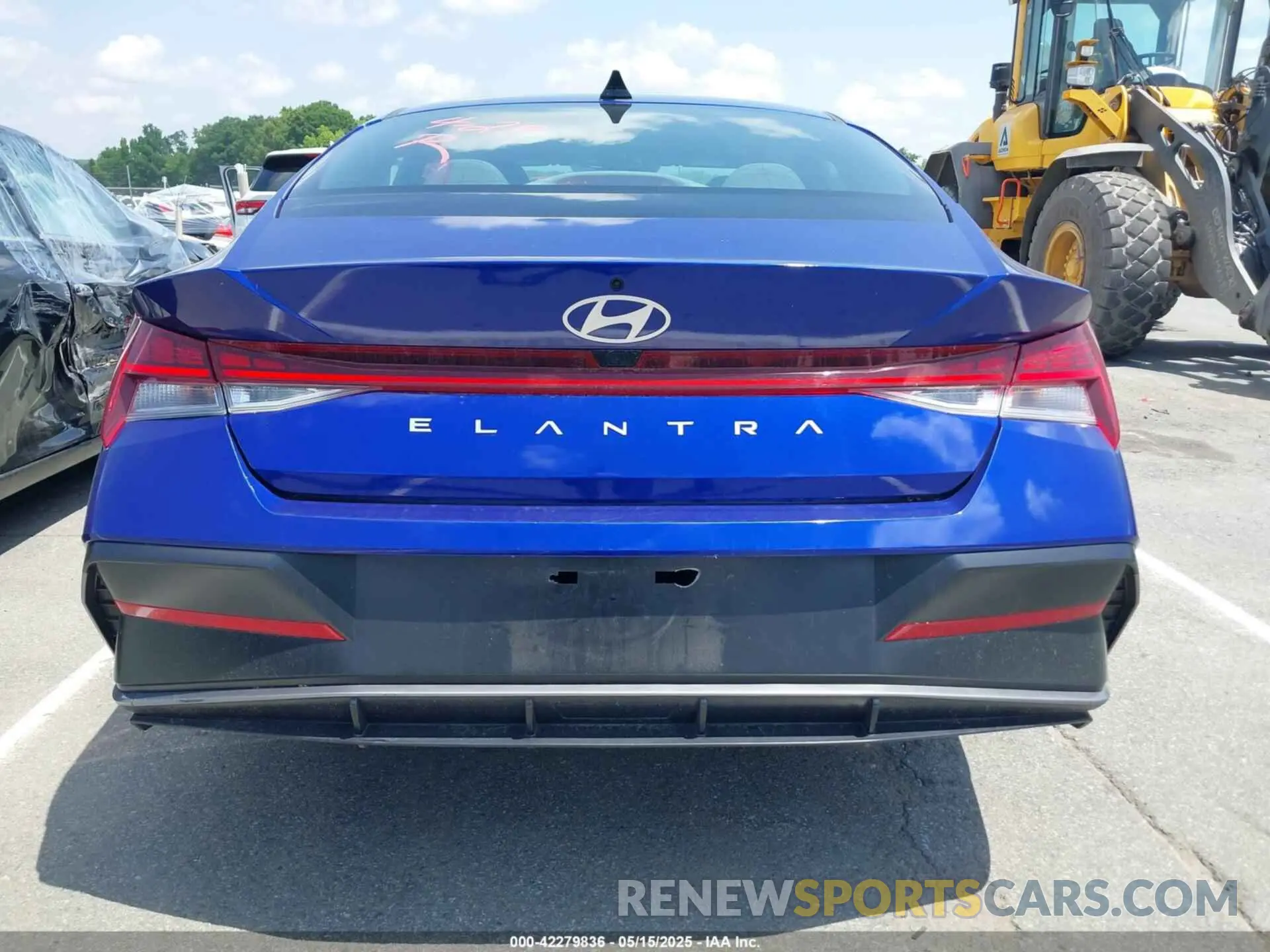 17 Photograph of a damaged car KMHLS4DG0SU856413 HYUNDAI ELANTRA 2025