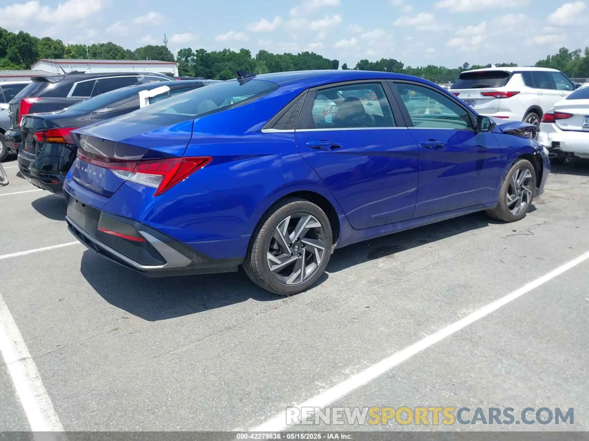 4 Photograph of a damaged car KMHLS4DG0SU856413 HYUNDAI ELANTRA 2025