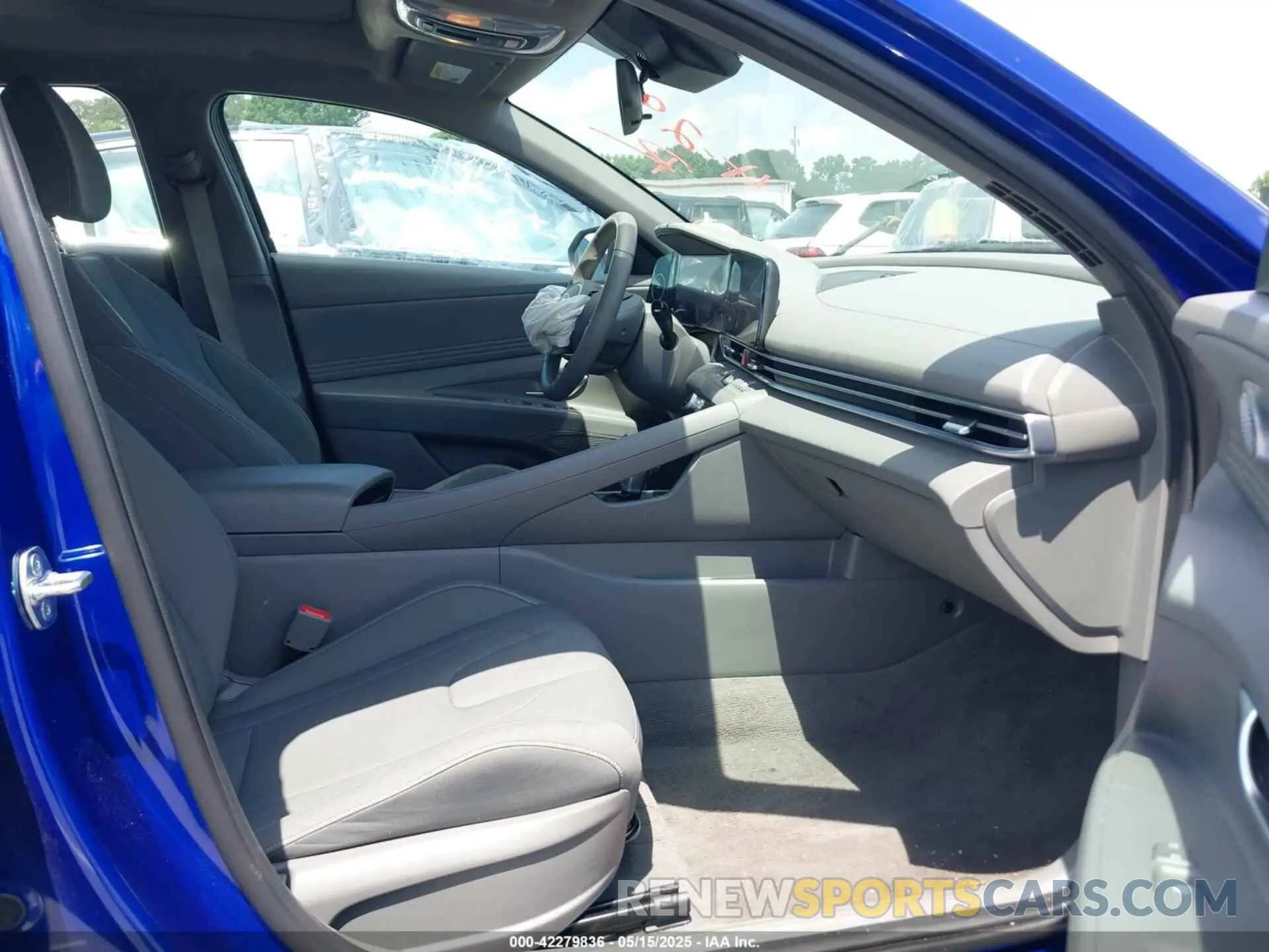 5 Photograph of a damaged car KMHLS4DG0SU856413 HYUNDAI ELANTRA 2025